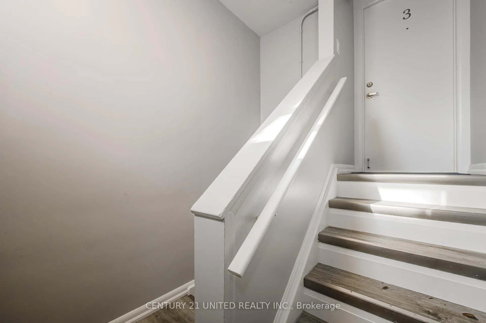 Photo 6 of Unit 3, 99 Haig St, St. Catharines, Haig — HOMEH