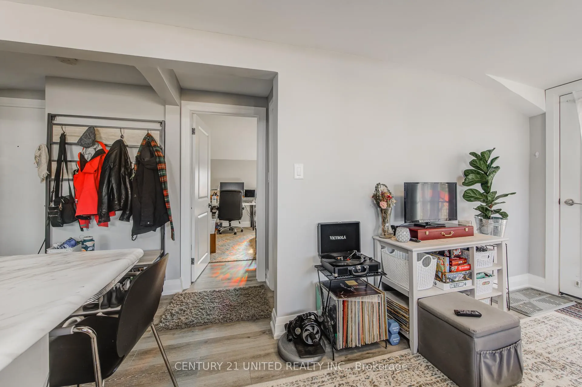 Photo 11 of Unit 3, 99 Haig St, St. Catharines, Haig — HOMEH