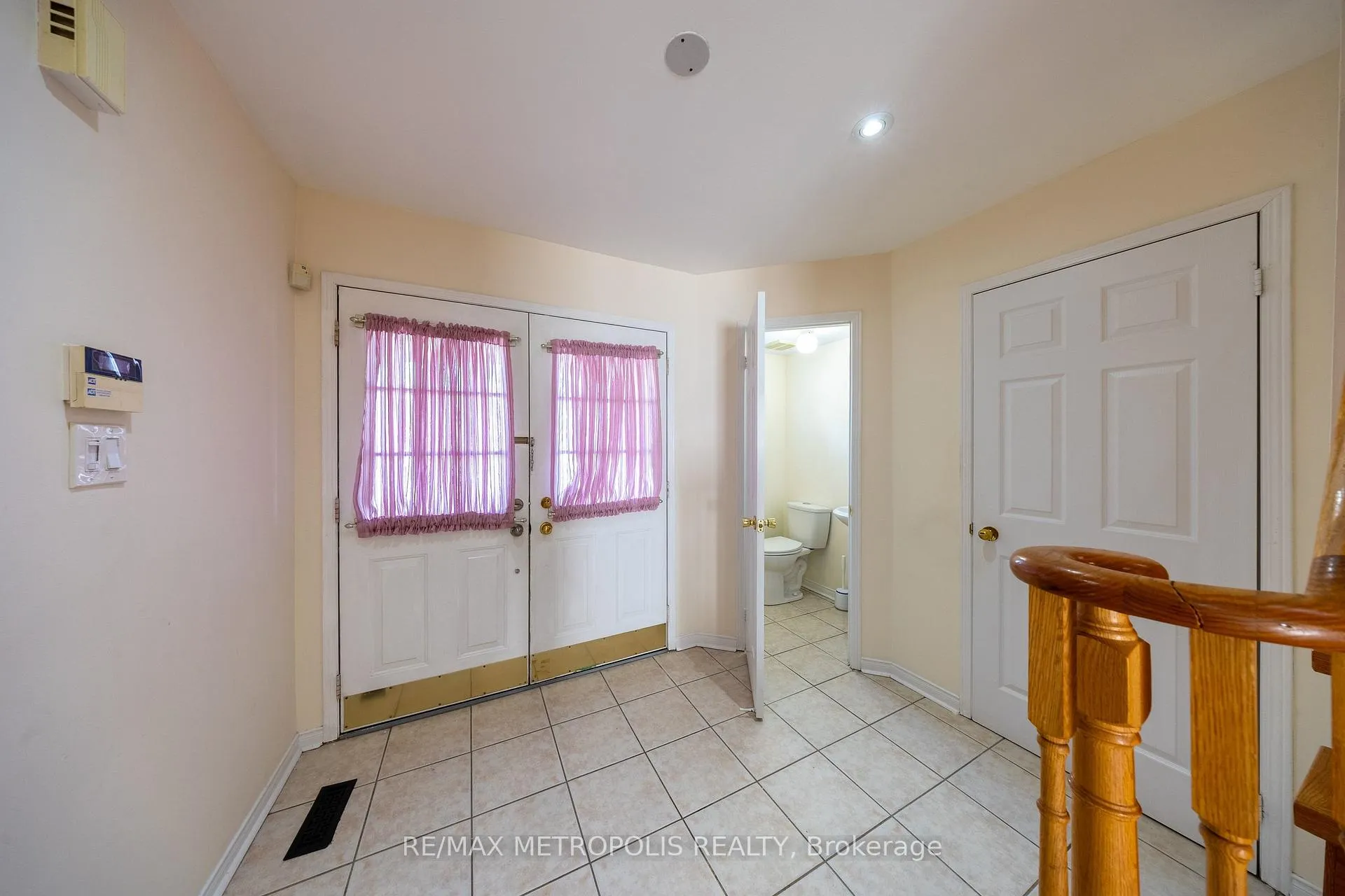 Photo 3 of Unit main, 113 Highhill Dr, Scarborough, Tam O'Shanter-Sullivan — HOMEH