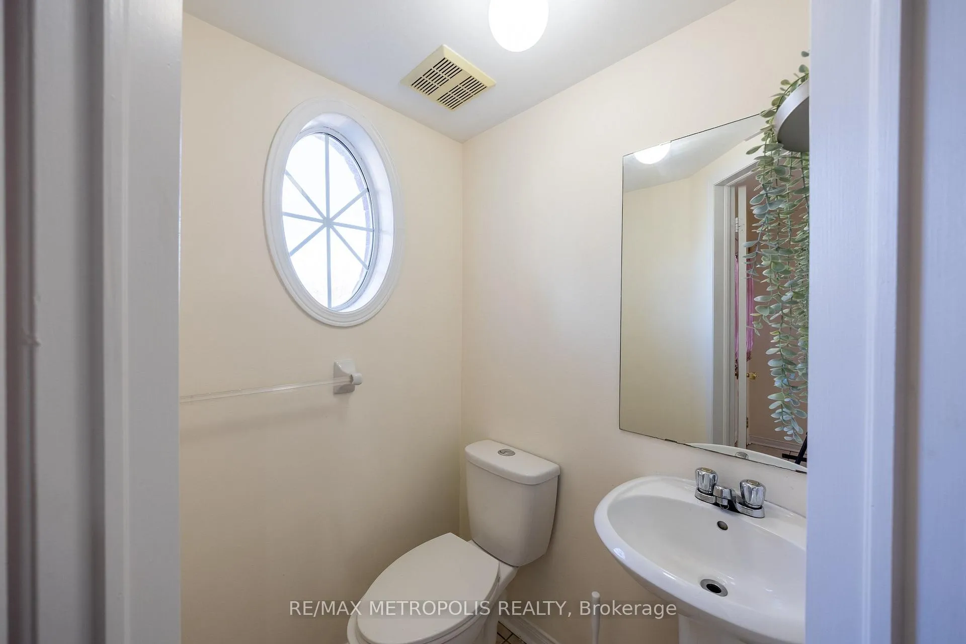 Photo 4 of Unit main, 113 Highhill Dr, Scarborough, Tam O'Shanter-Sullivan — HOMEH