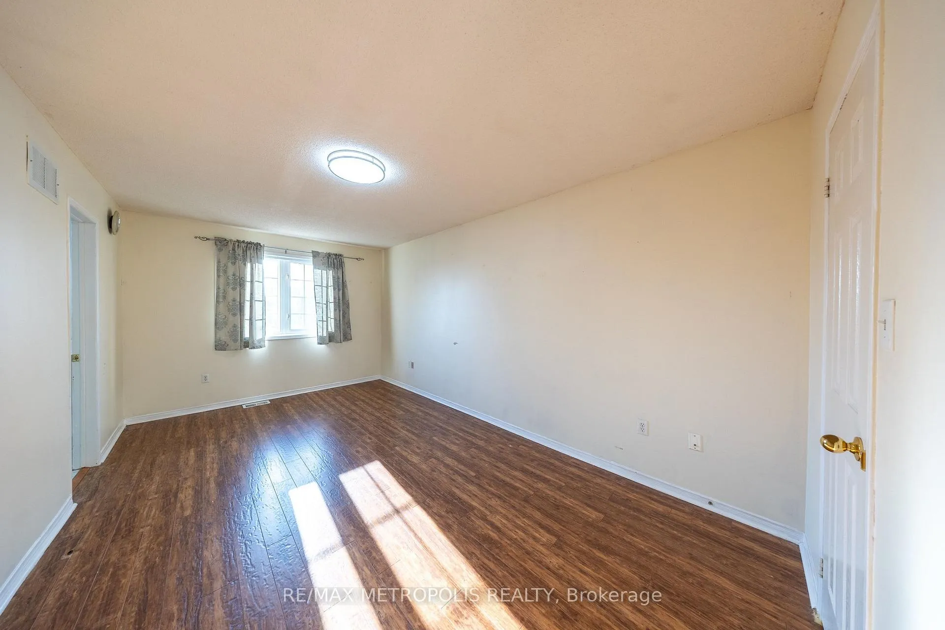 Photo 14 of Unit main, 113 Highhill Dr, Scarborough, Tam O'Shanter-Sullivan — HOMEH