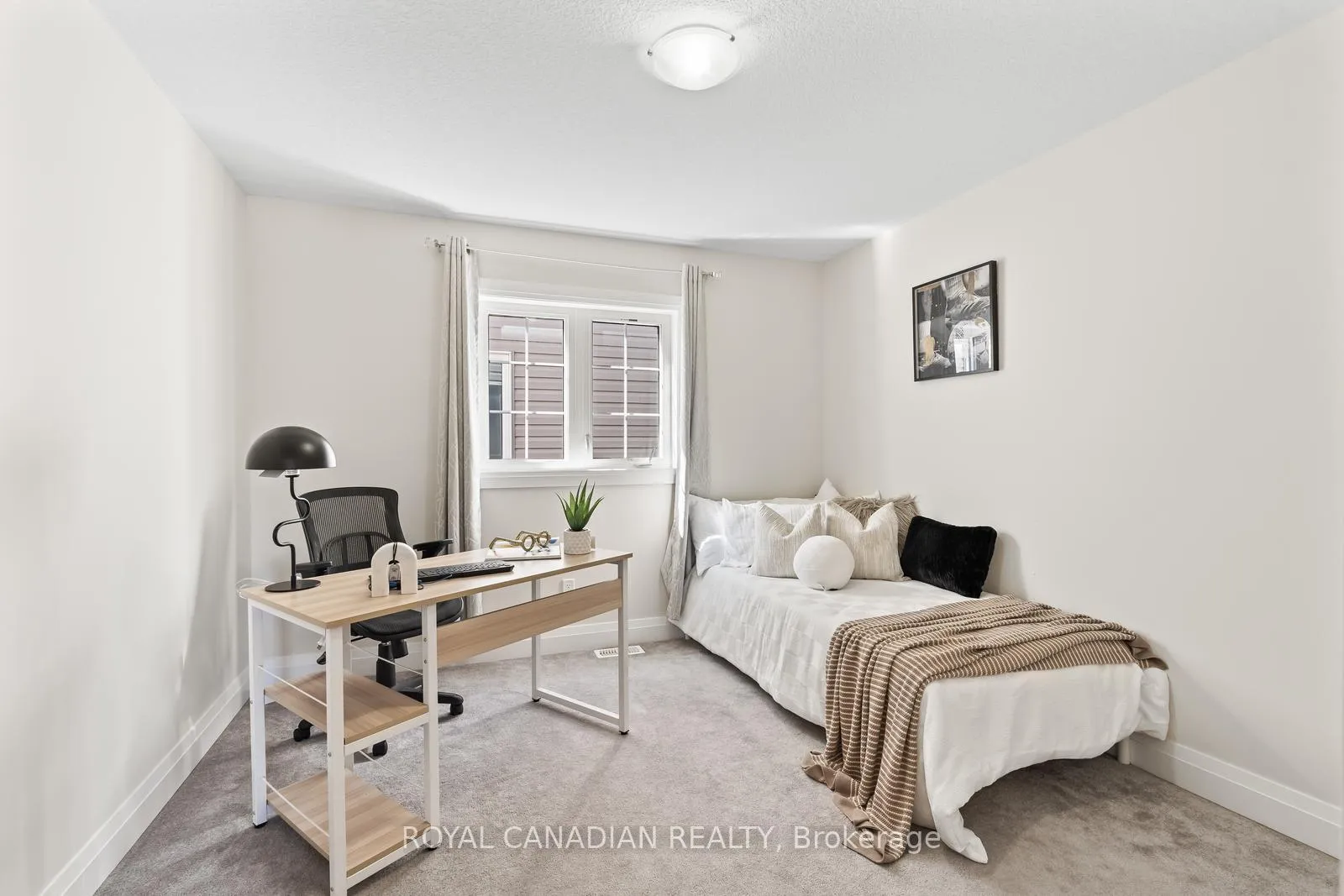 Photo 33 of Unit Upper, 301 Buttonbush Street, Waterloo, Columbia Forest/Clair Hills — HOMEH