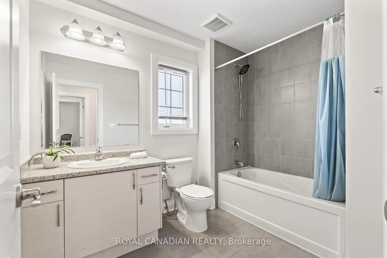 Photo 35 of Unit Upper, 301 Buttonbush Street, Waterloo, Columbia Forest/Clair Hills — HOMEH