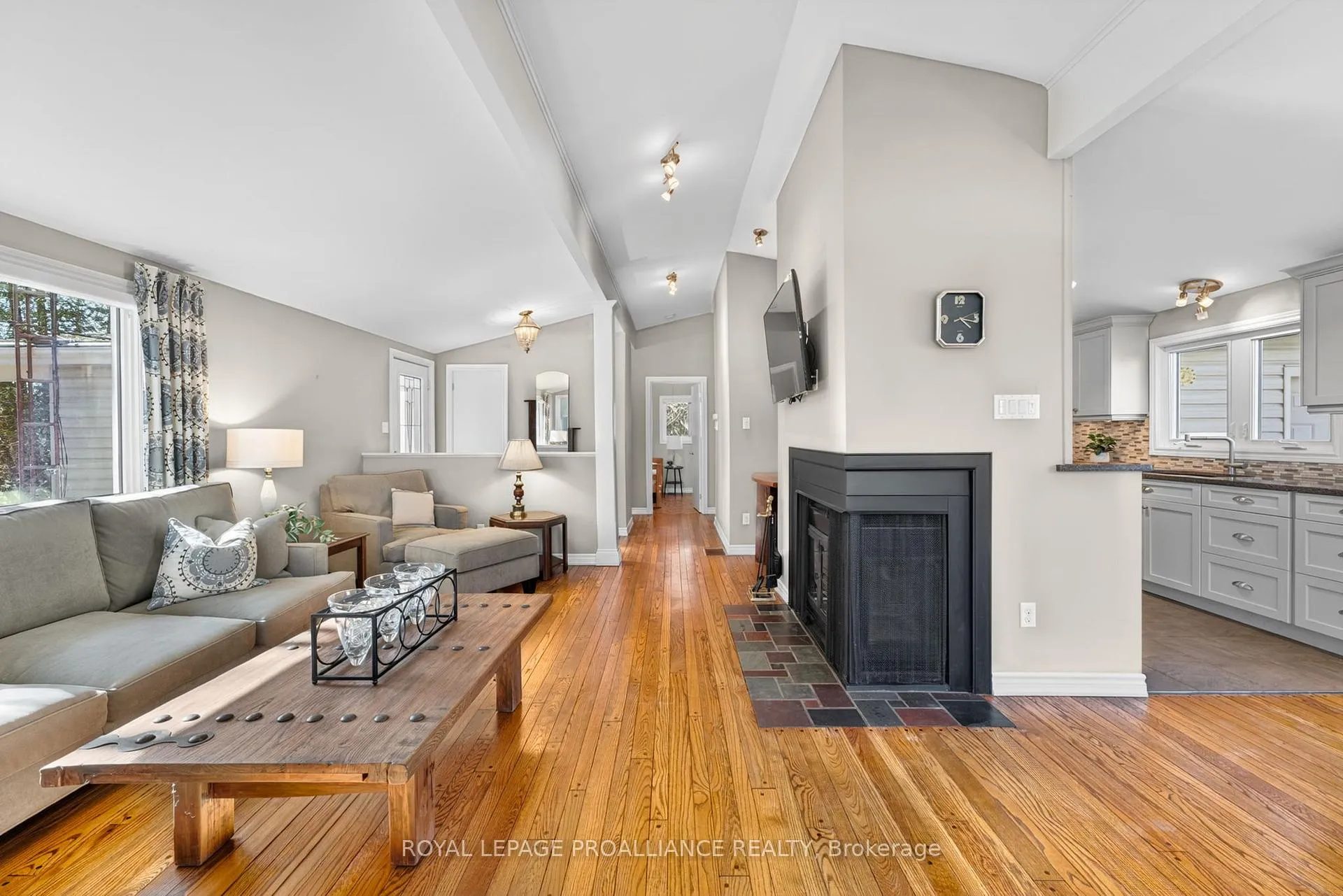 Photo 10 of 482 Island Road, Prince Edward County, Hallowell Ward — HOMEH