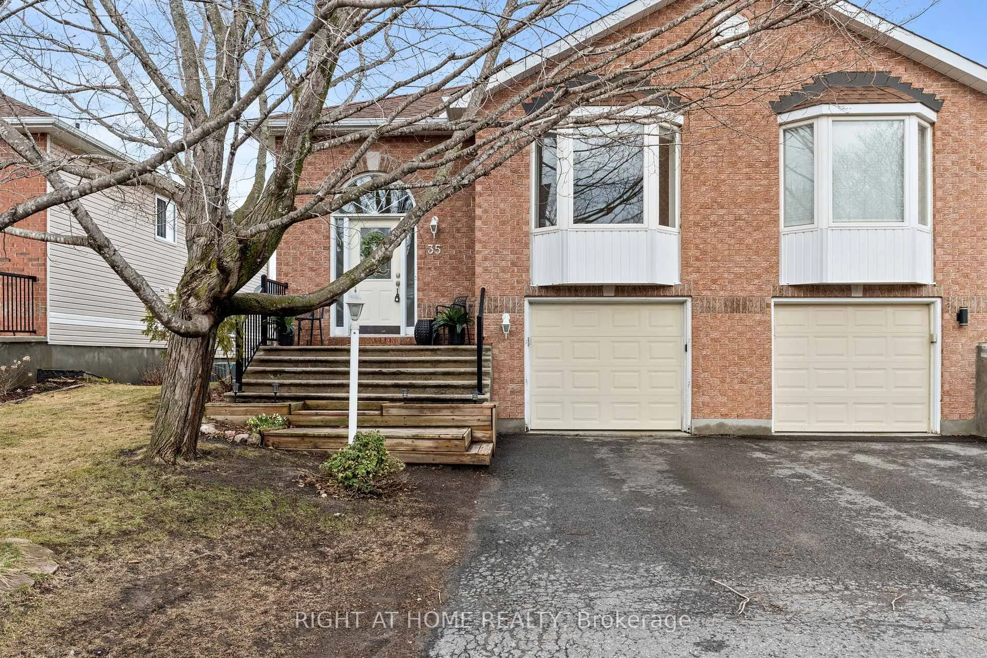 Photo 1 of 35 Montana Way, Ottawa, Barrhaven - Longfields — HOMEH