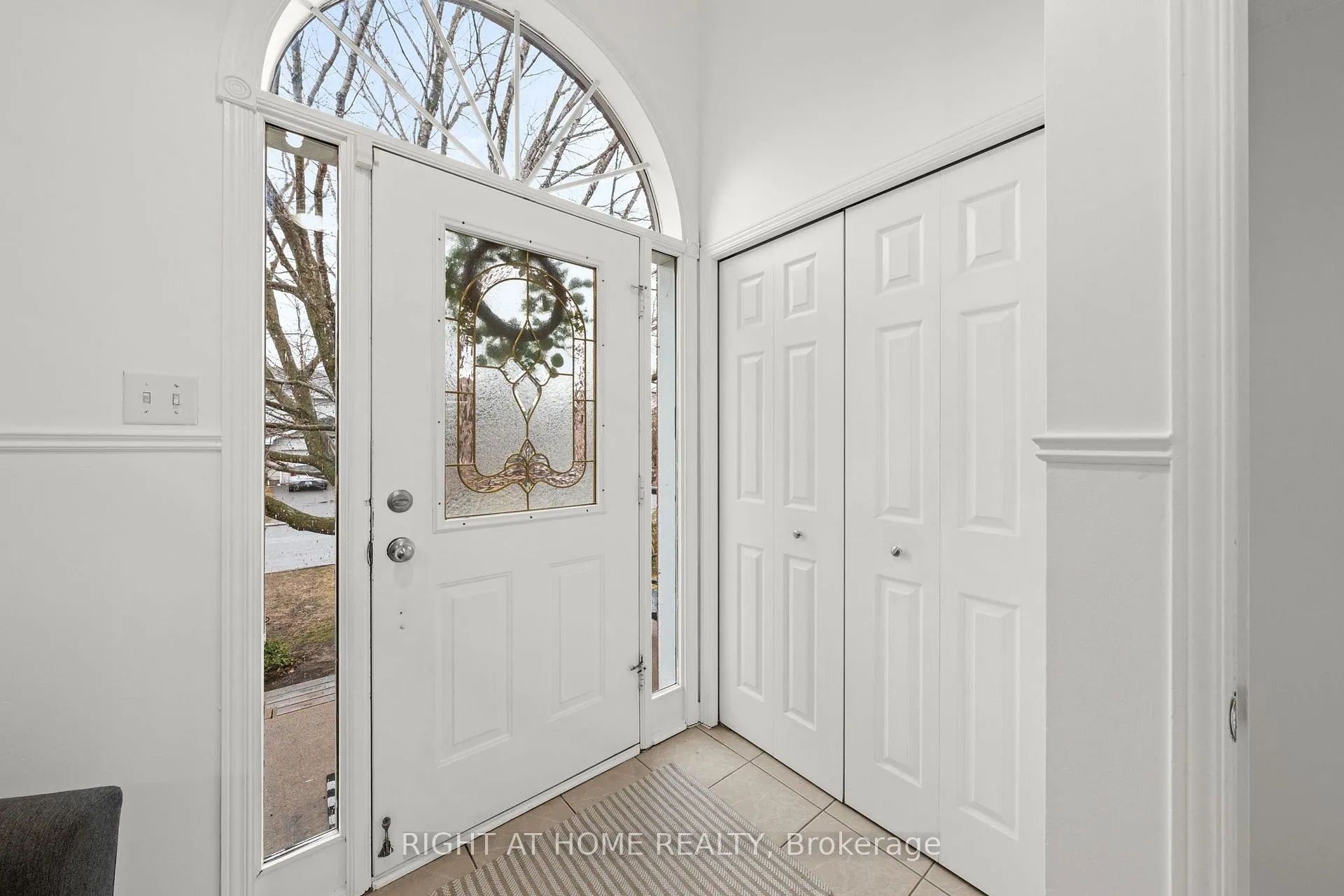 Photo 5 of 35 Montana Way, Ottawa, Barrhaven - Longfields — HOMEH