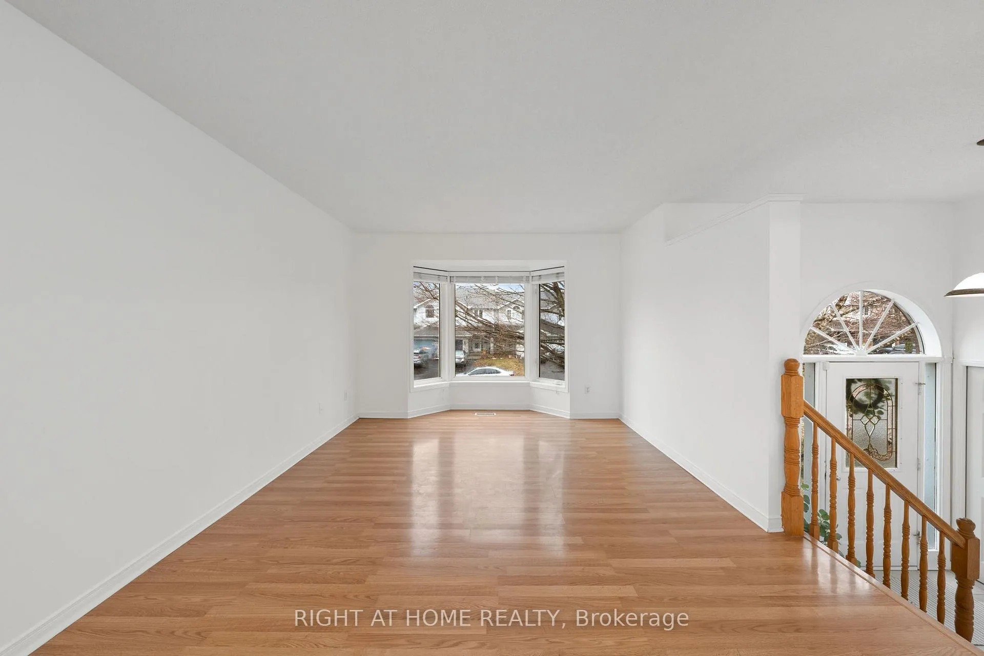 Photo 8 of 35 Montana Way, Ottawa, Barrhaven - Longfields — HOMEH