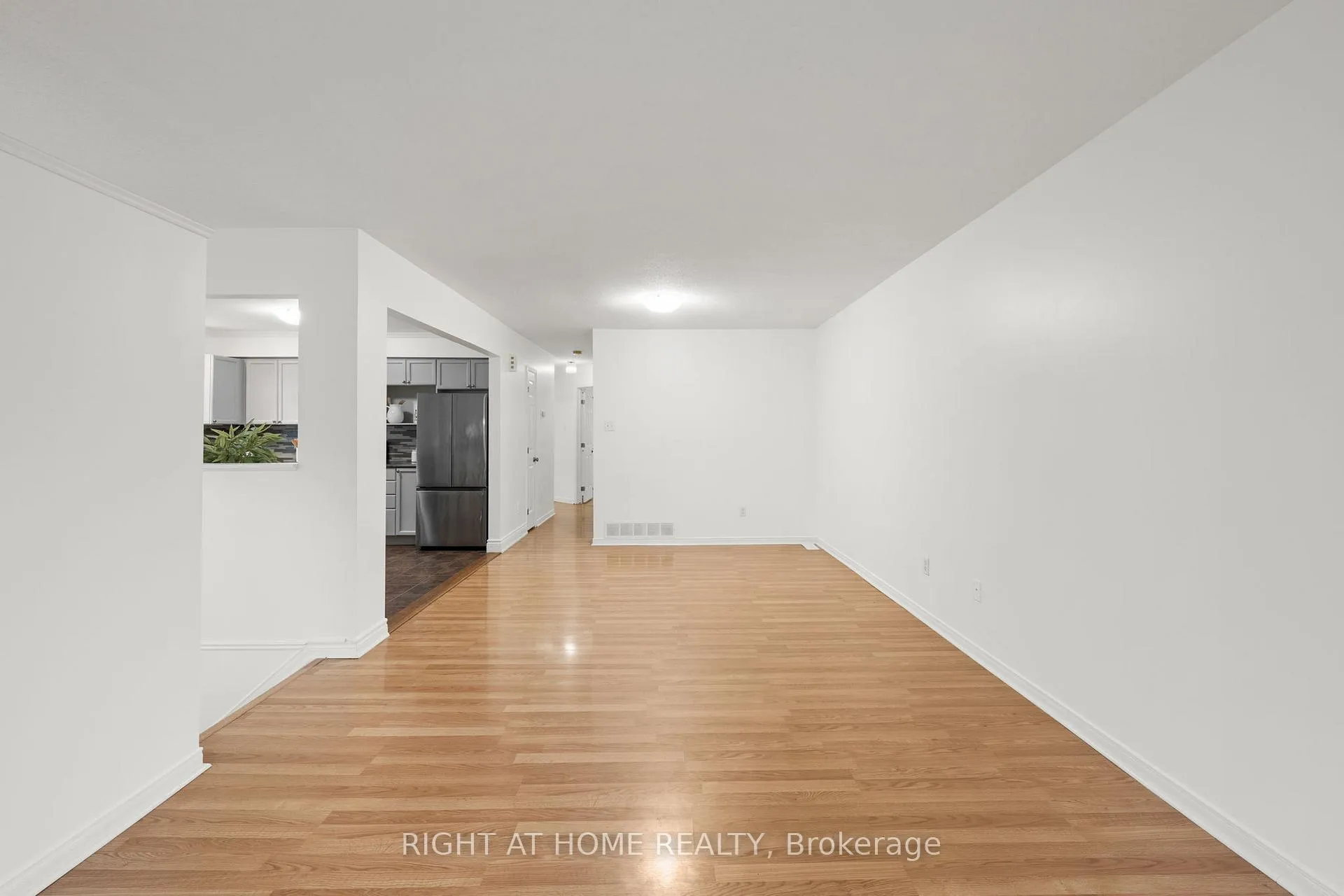 Photo 9 of 35 Montana Way, Ottawa, Barrhaven - Longfields — HOMEH
