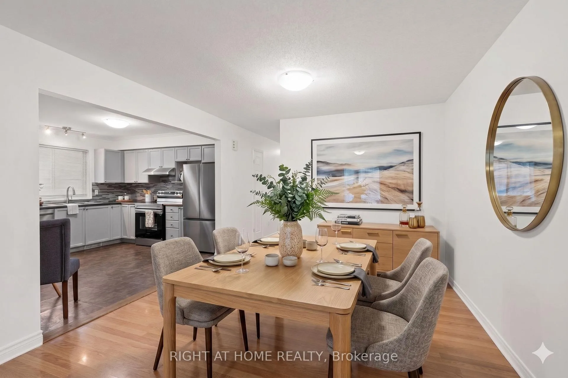 Photo 10 of 35 Montana Way, Ottawa, Barrhaven - Longfields — HOMEH