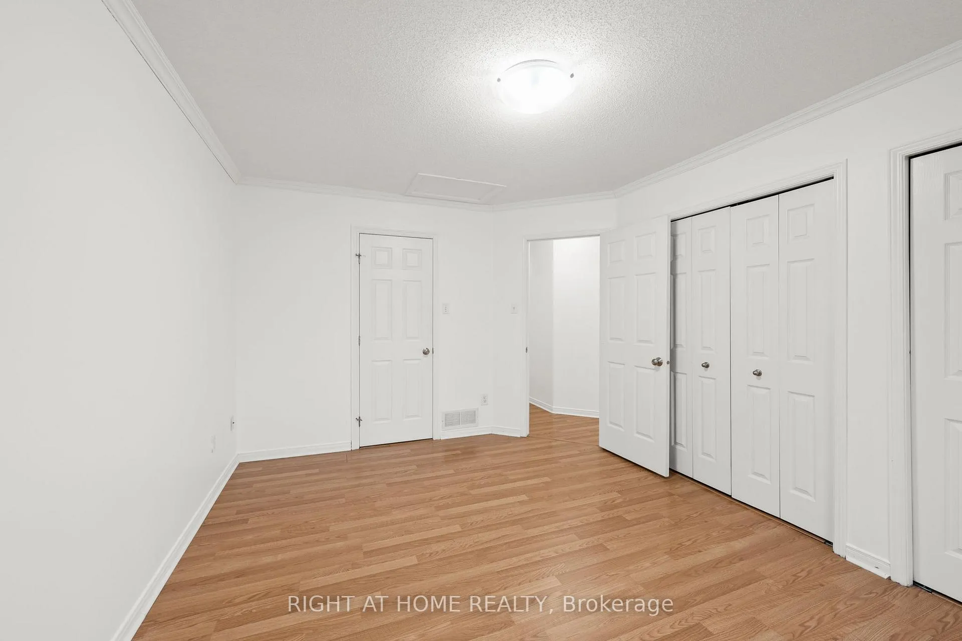 Photo 19 of 35 Montana Way, Ottawa, Barrhaven - Longfields — HOMEH