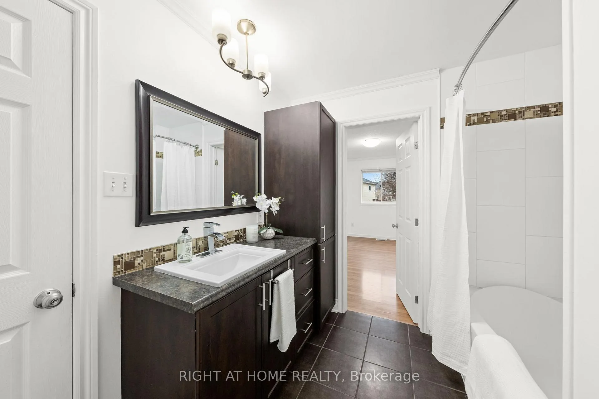 Photo 20 of 35 Montana Way, Ottawa, Barrhaven - Longfields — HOMEH