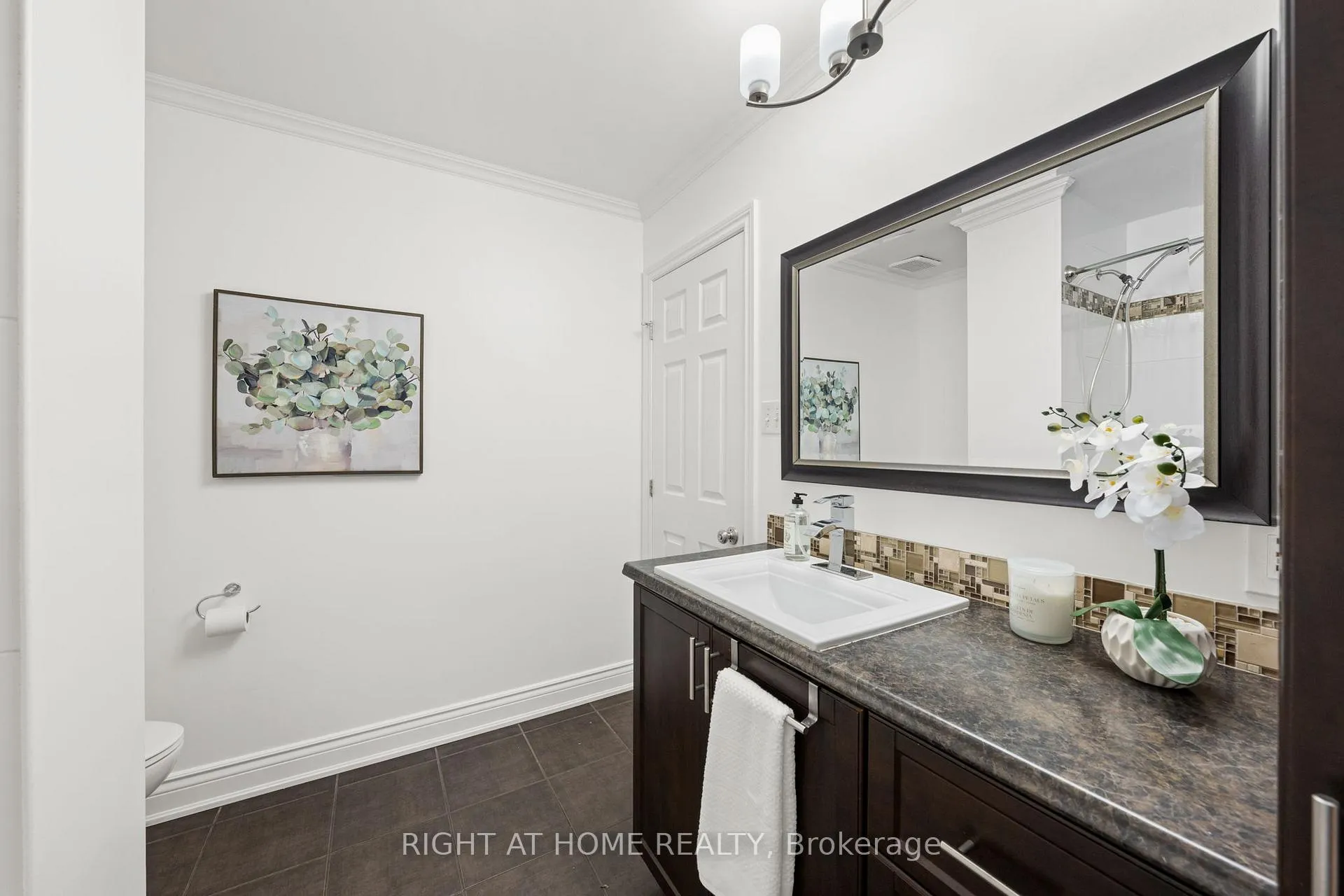 Photo 21 of 35 Montana Way, Ottawa, Barrhaven - Longfields — HOMEH