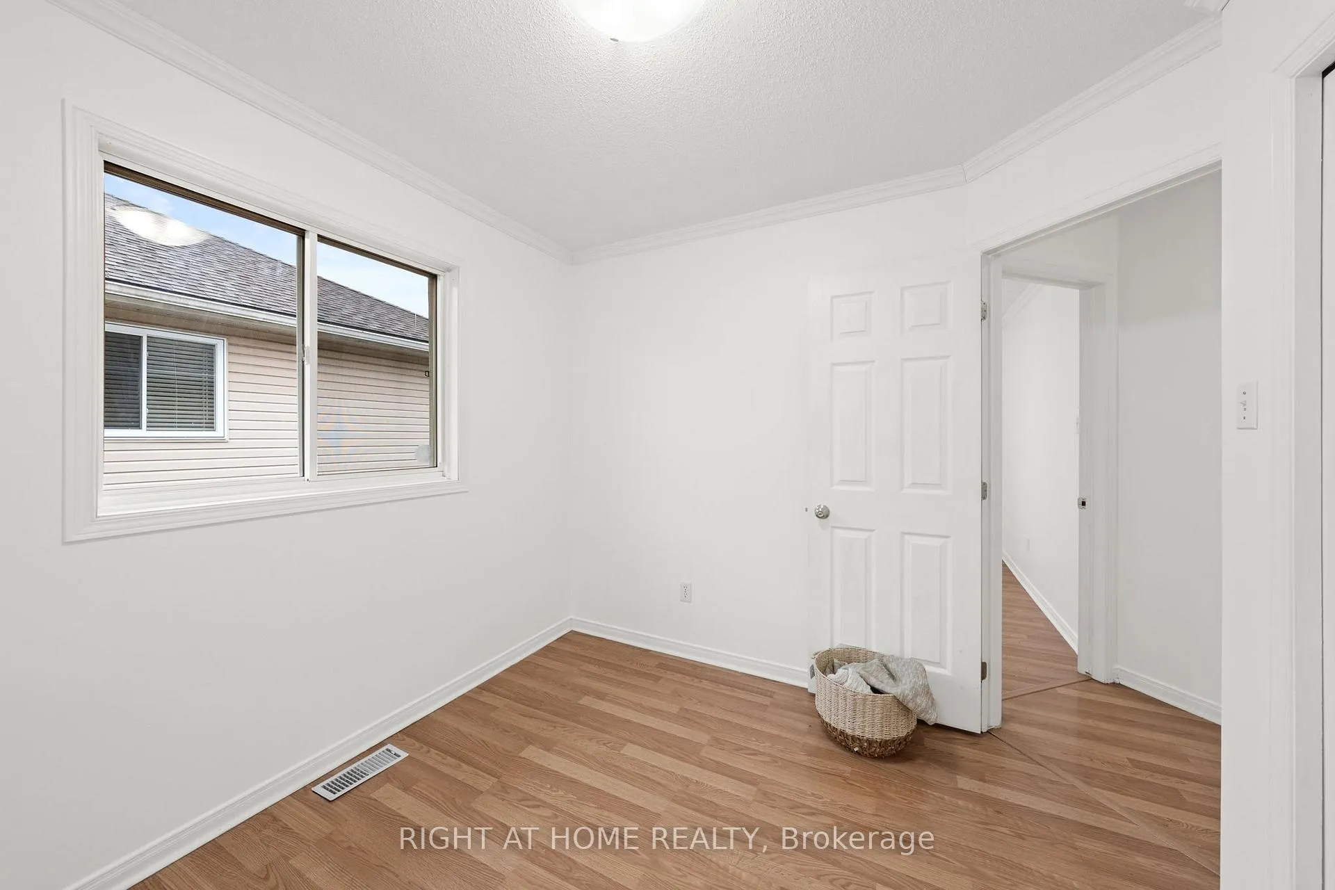 Photo 27 of 35 Montana Way, Ottawa, Barrhaven - Longfields — HOMEH