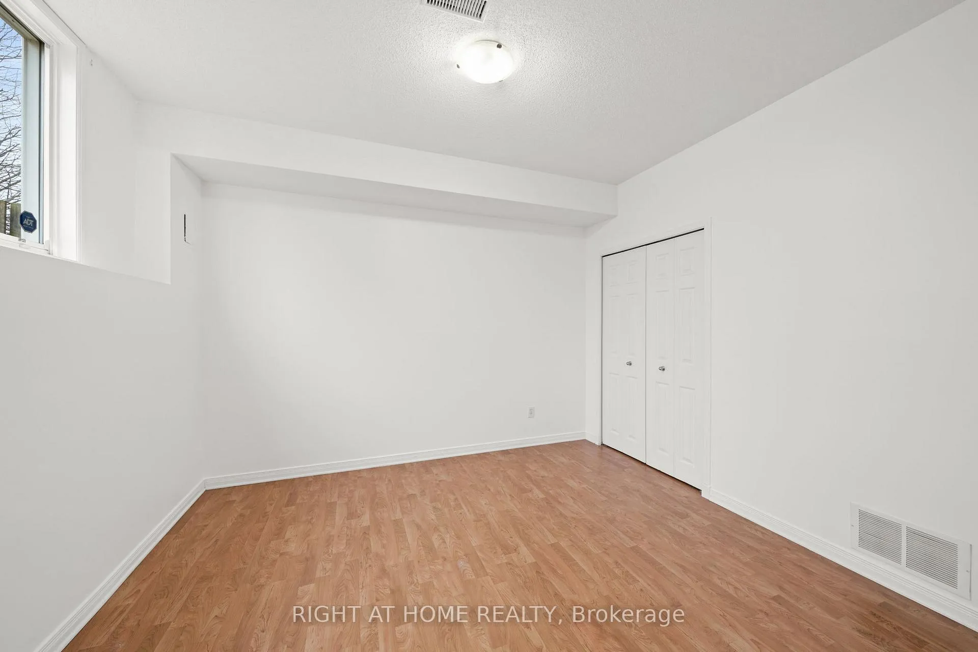 Photo 34 of 35 Montana Way, Ottawa, Barrhaven - Longfields — HOMEH