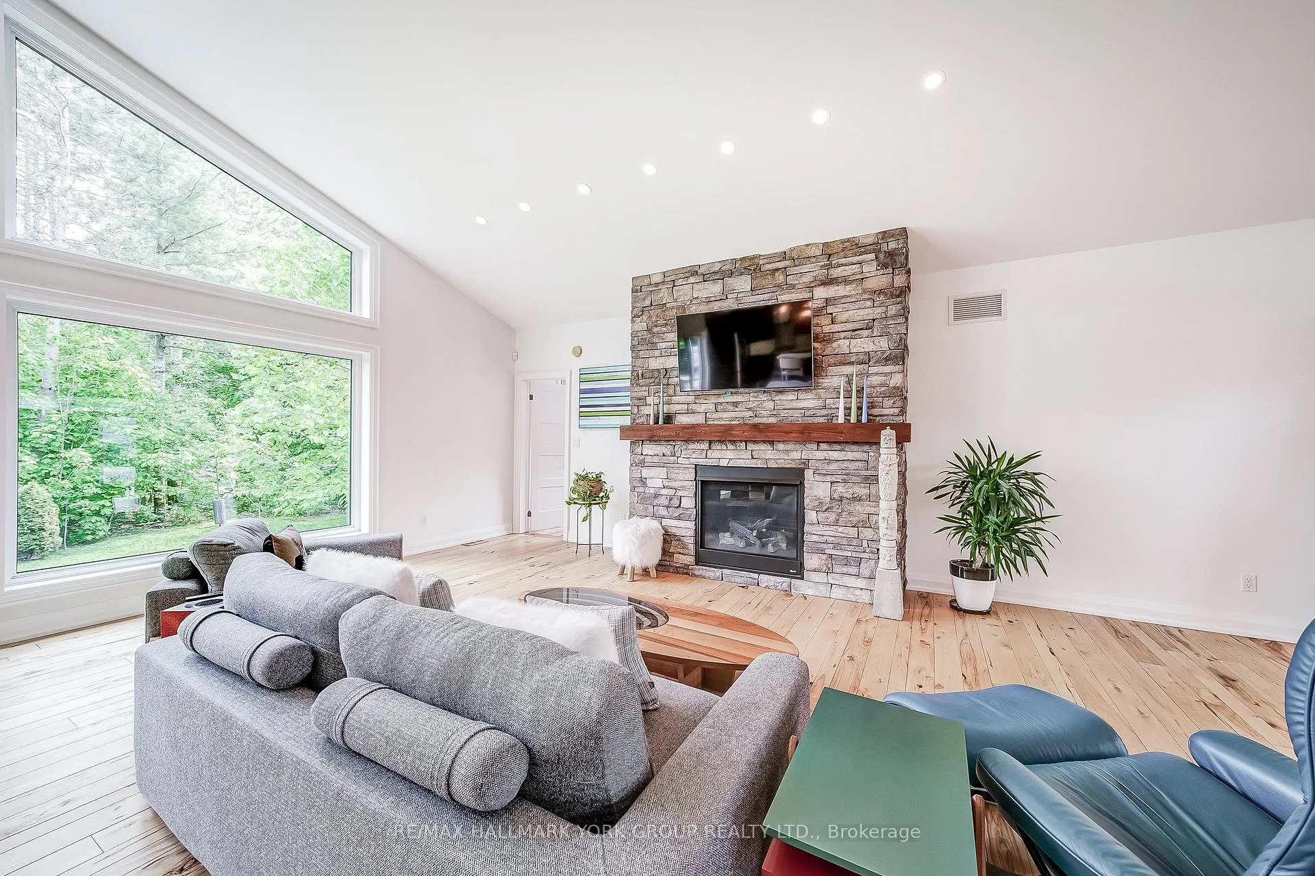 Photo 6 of 118 Mennill Drive, Springwater, Snow Valley — HOMEH