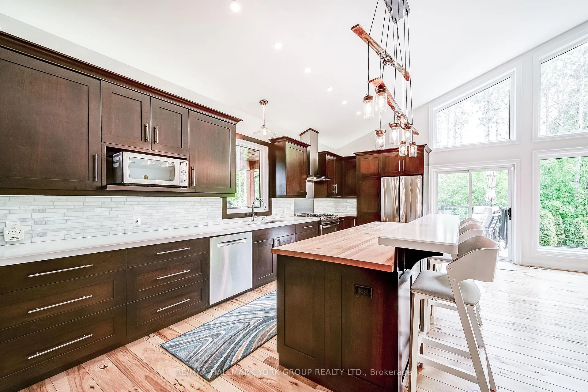 Photo 15 of 118 Mennill Drive, Springwater, Snow Valley — HOMEH