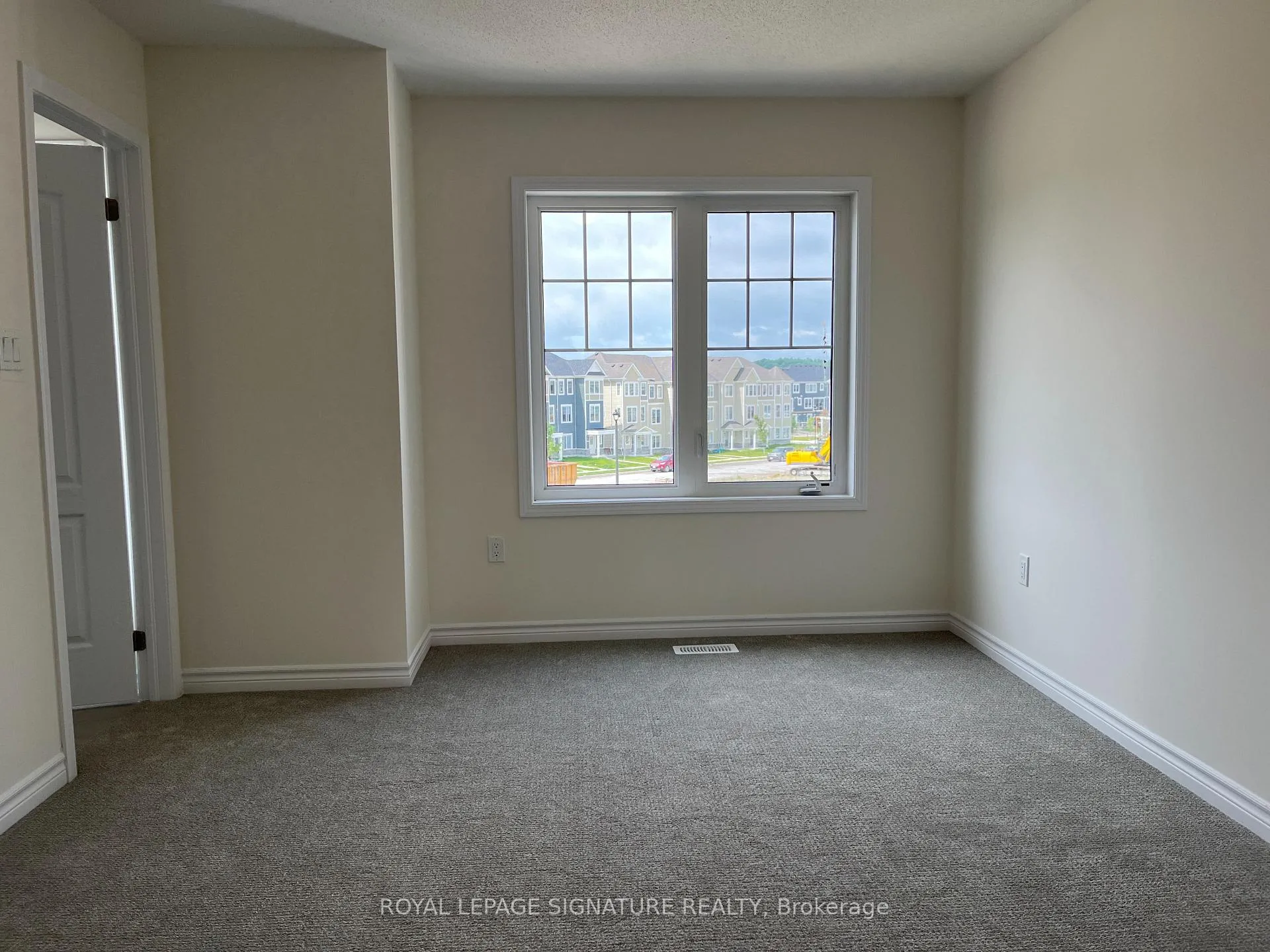 Photo 6 of 7 Sama Way, Wasaga Beach — HOMEH