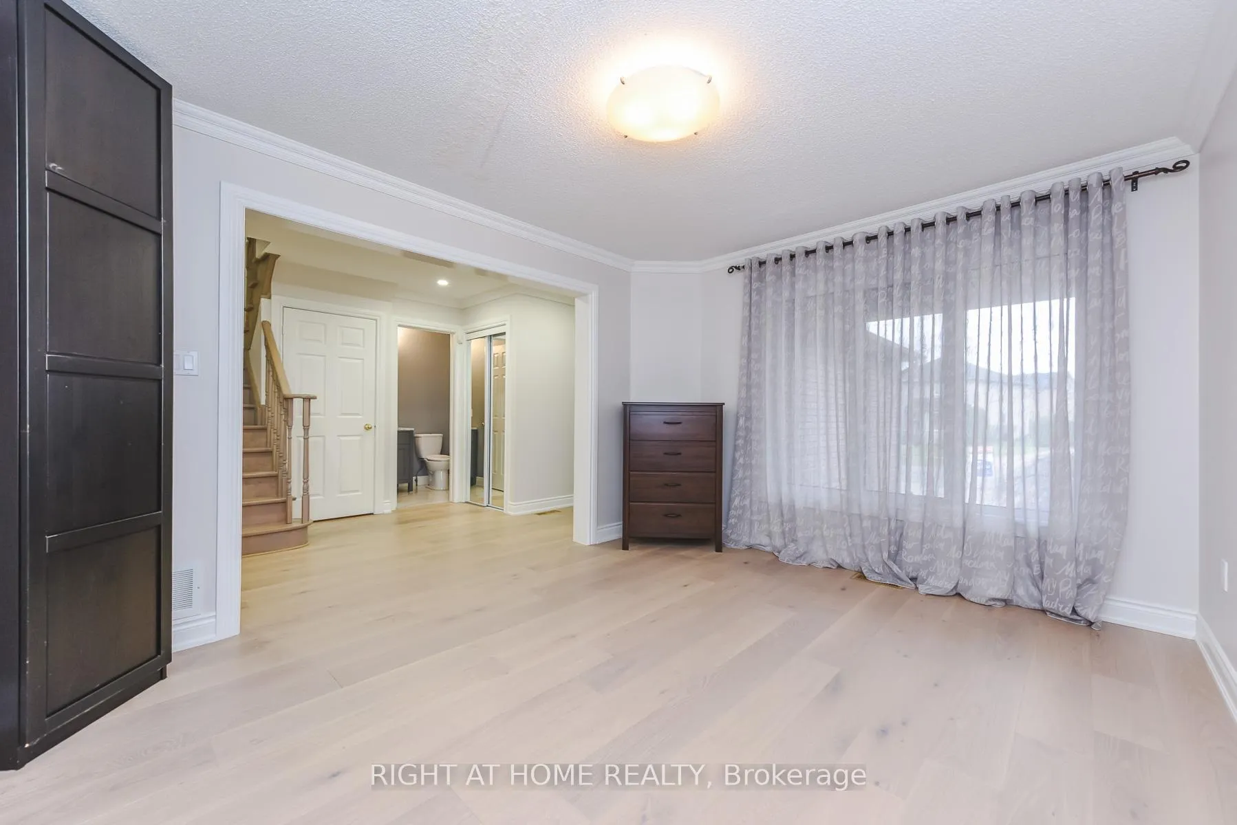 Photo 5 of 105 Panorama Crescent, Vaughan, Elder Mills — HOMEH
