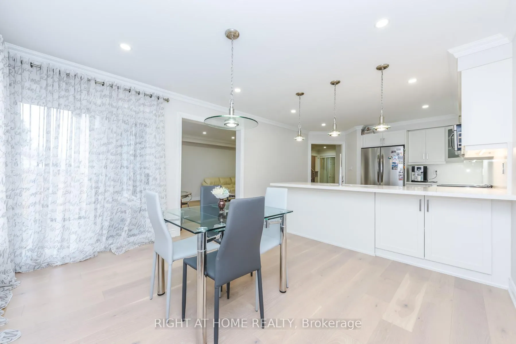 Photo 10 of 105 Panorama Crescent, Vaughan, Elder Mills — HOMEH