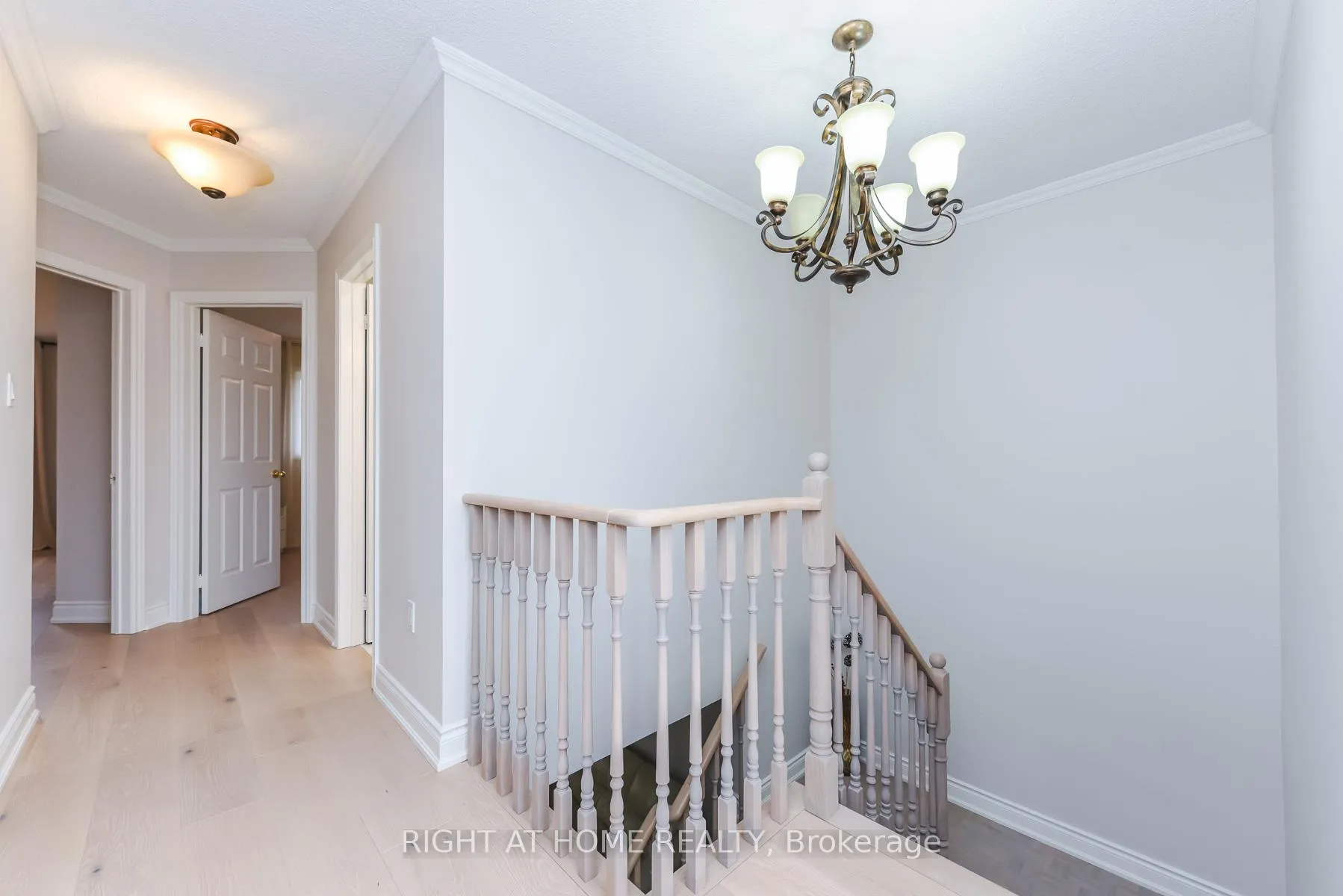 Photo 12 of 105 Panorama Crescent, Vaughan, Elder Mills — HOMEH