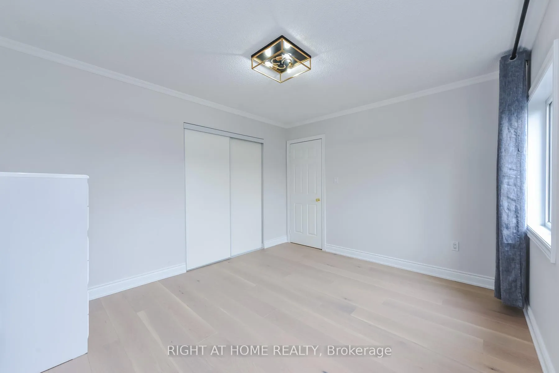 Photo 15 of 105 Panorama Crescent, Vaughan, Elder Mills — HOMEH