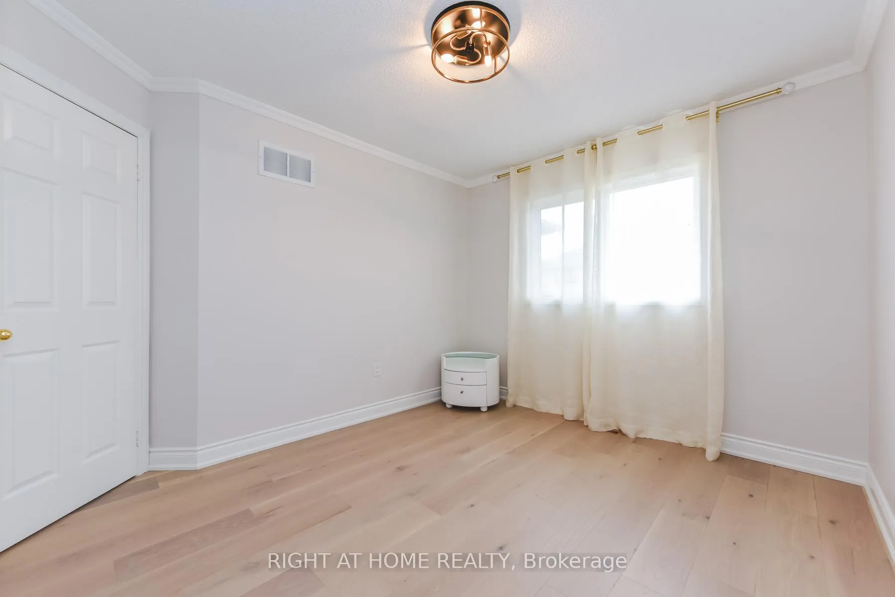 Photo 17 of 105 Panorama Crescent, Vaughan, Elder Mills — HOMEH