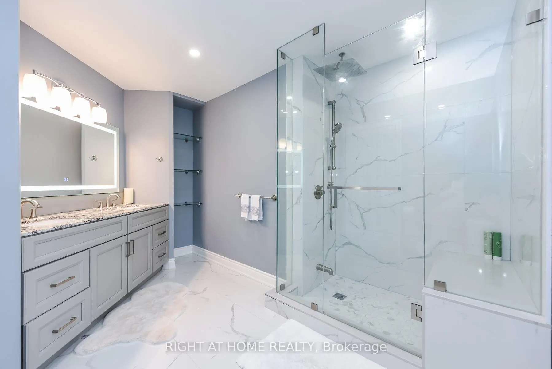Photo 20 of 105 Panorama Crescent, Vaughan, Elder Mills — HOMEH