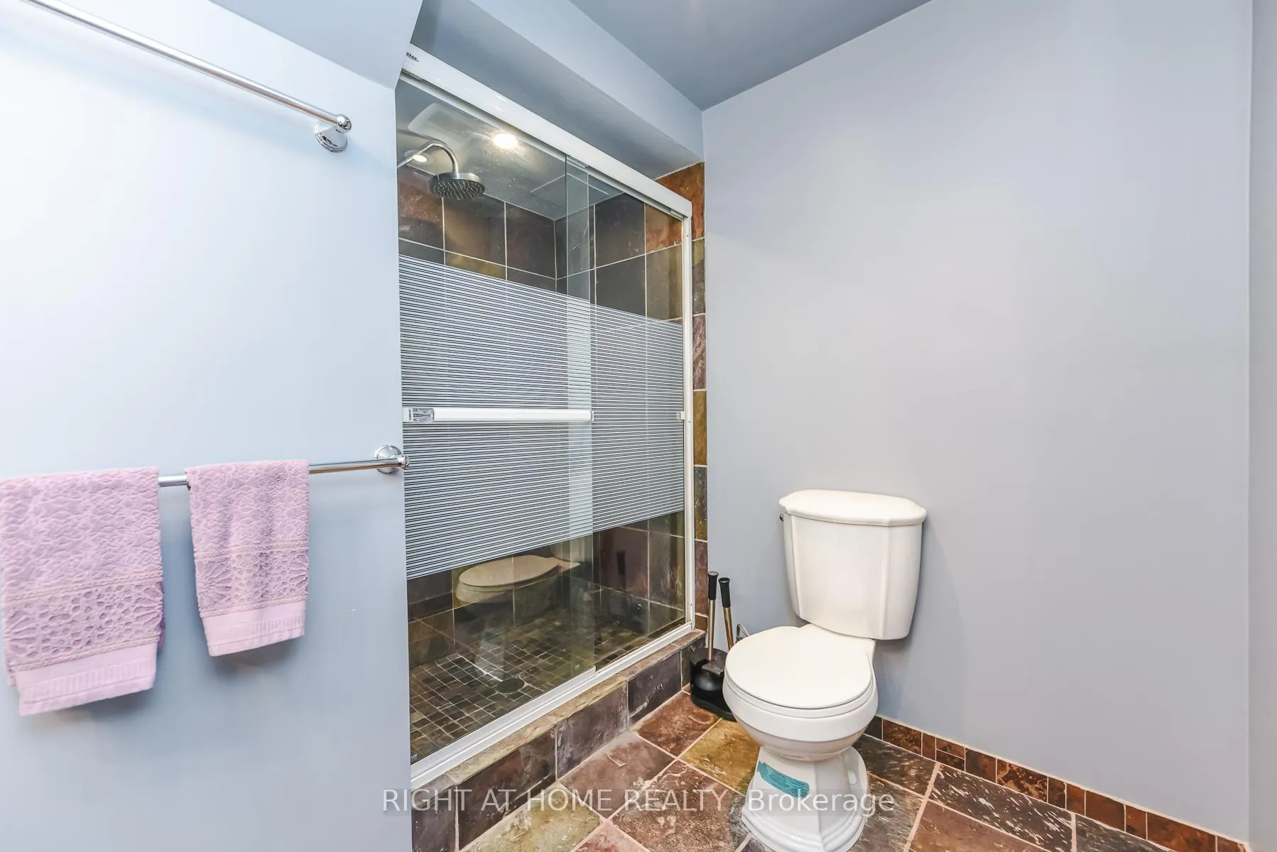 Photo 30 of 105 Panorama Crescent, Vaughan, Elder Mills — HOMEH