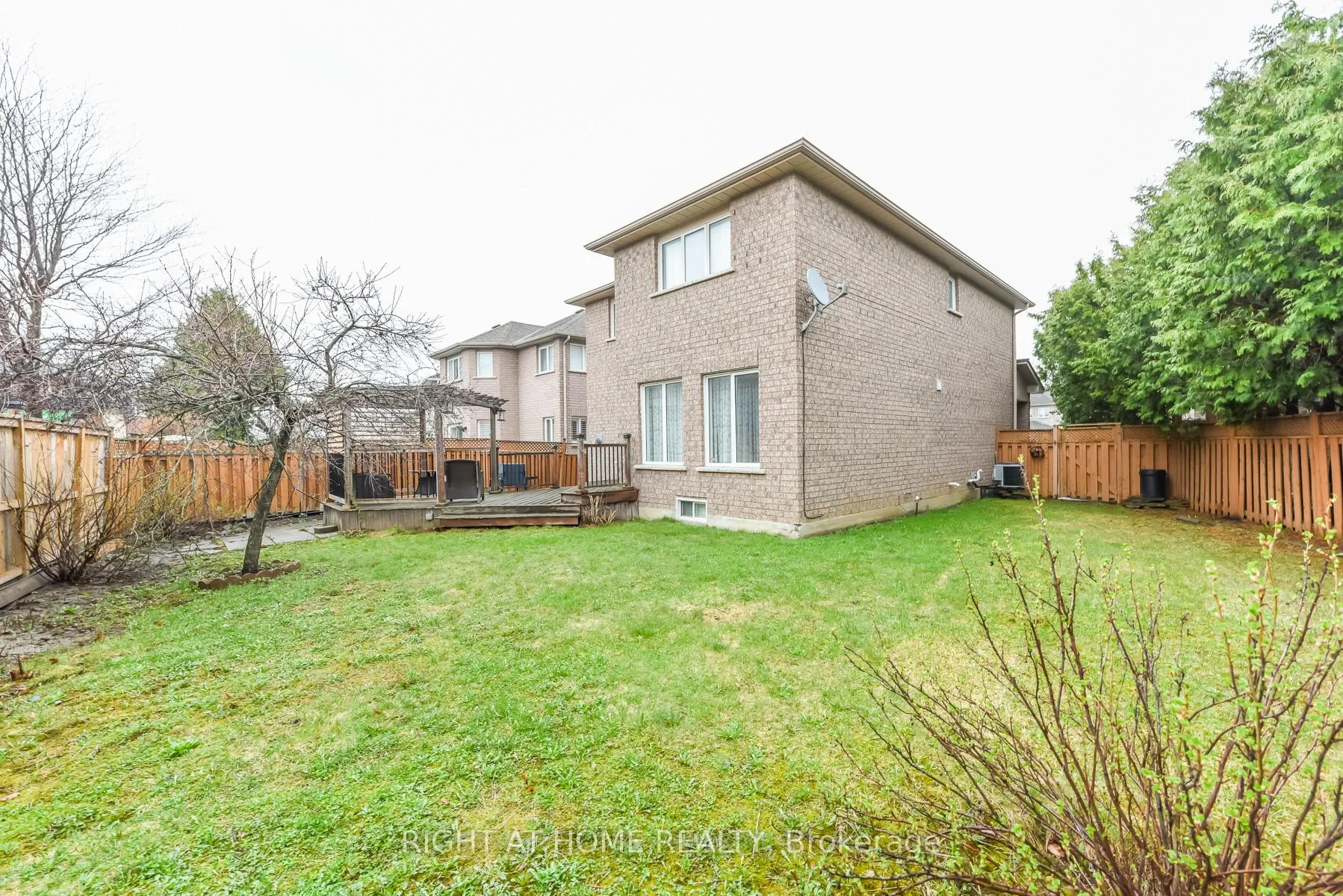 Photo 31 of 105 Panorama Crescent, Vaughan, Elder Mills — HOMEH