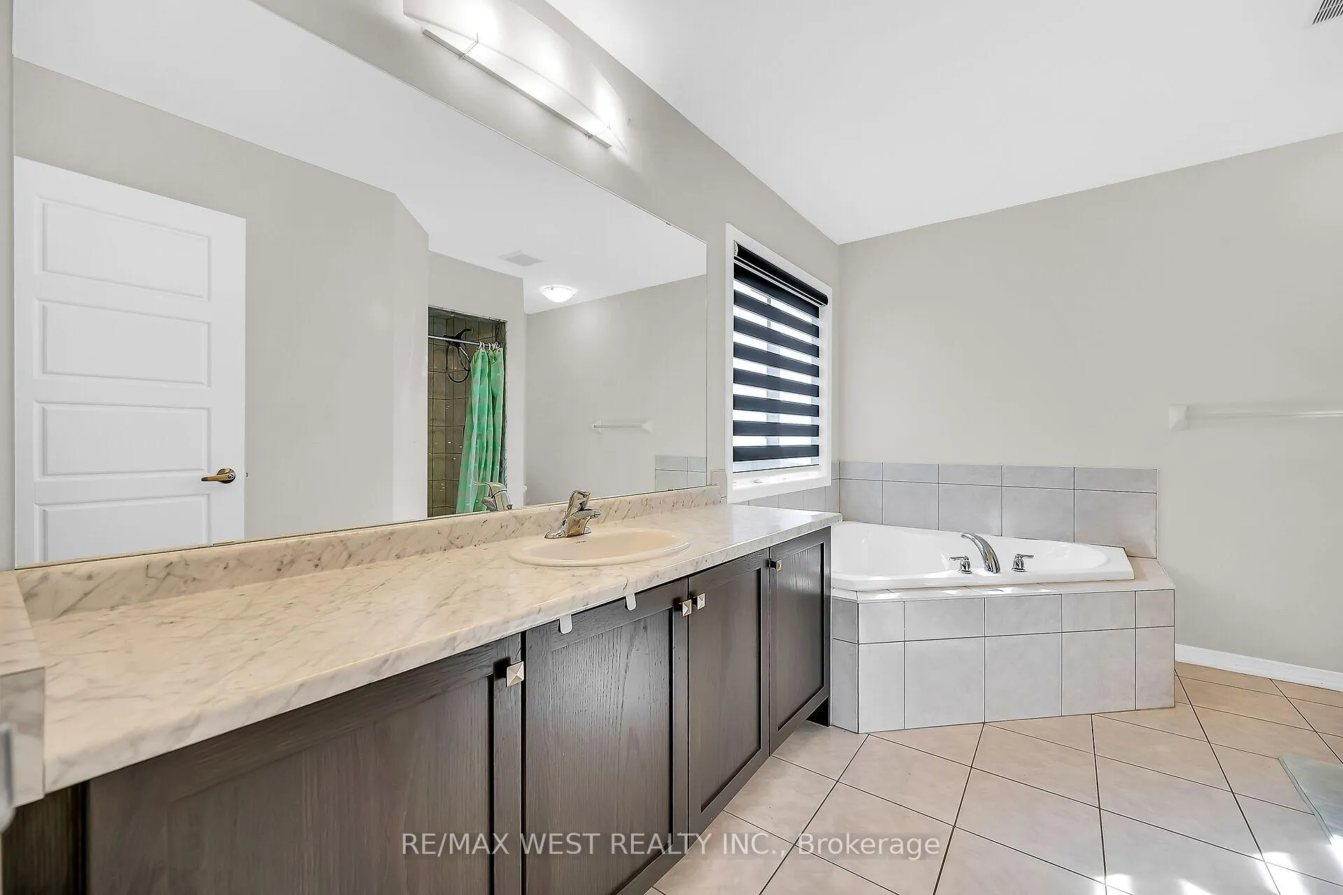 Photo 17 of 68 Cooke Avenue, Brantford — HOMEH