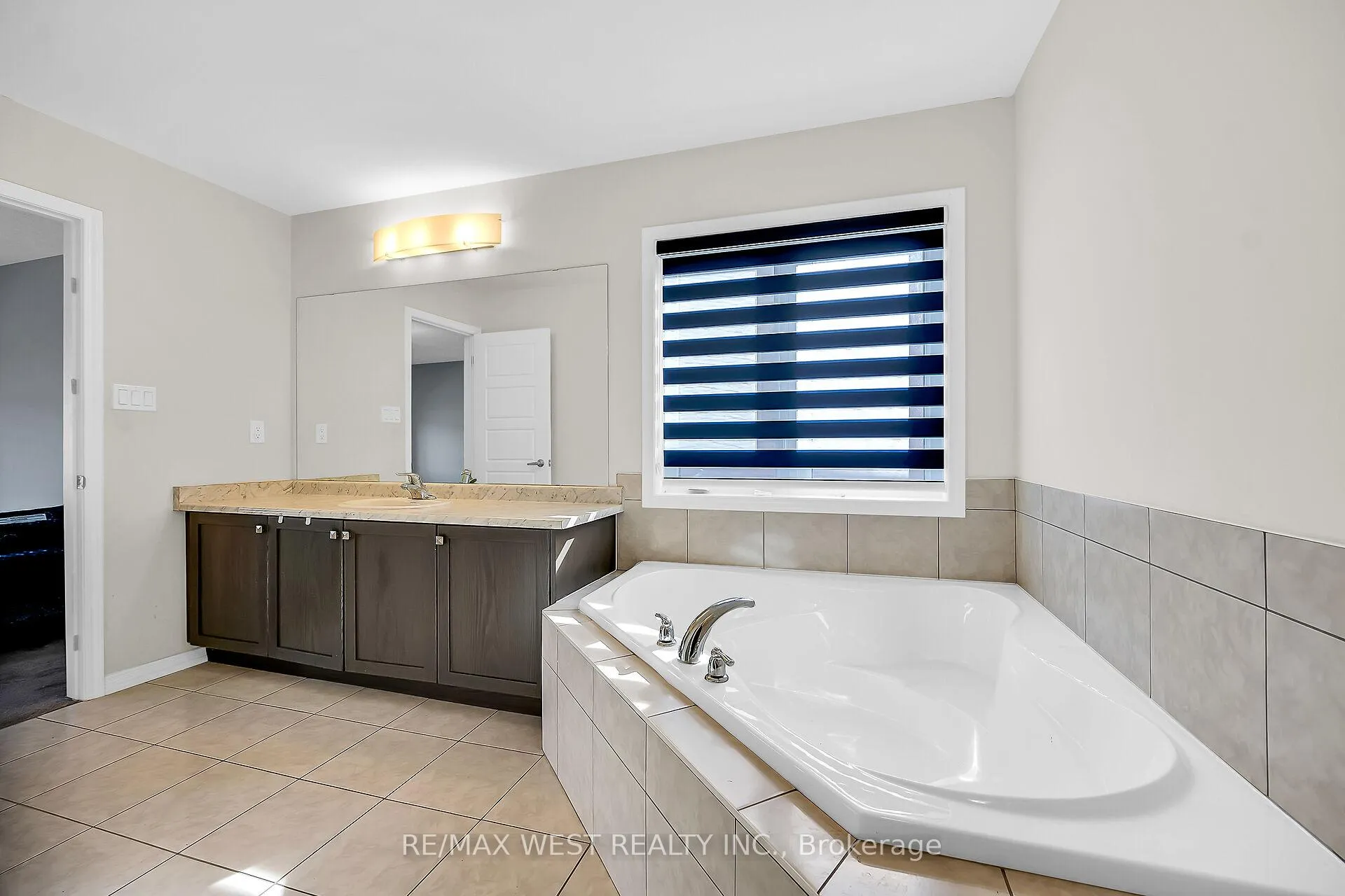 Photo 18 of 68 Cooke Avenue, Brantford — HOMEH
