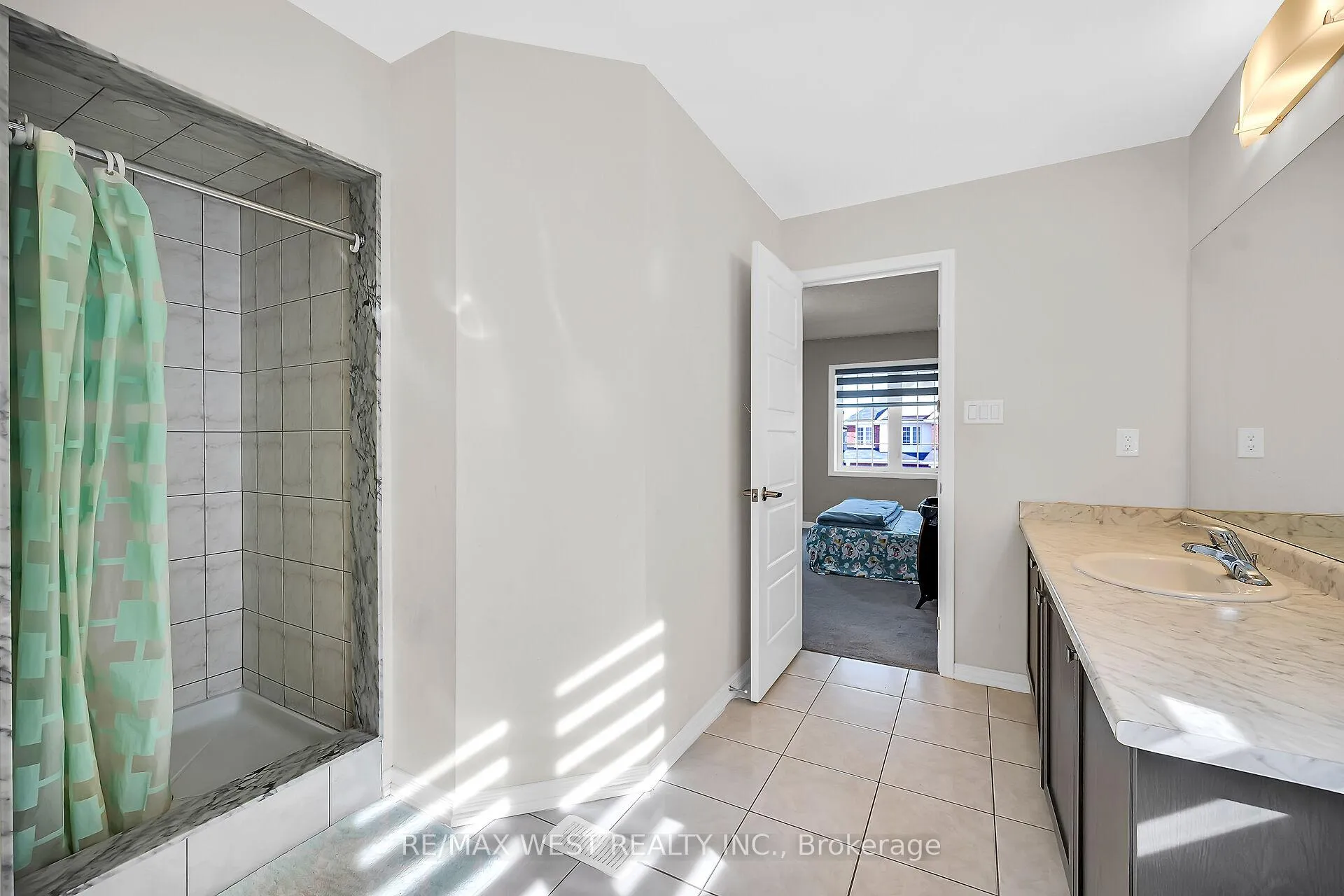 Photo 19 of 68 Cooke Avenue, Brantford — HOMEH