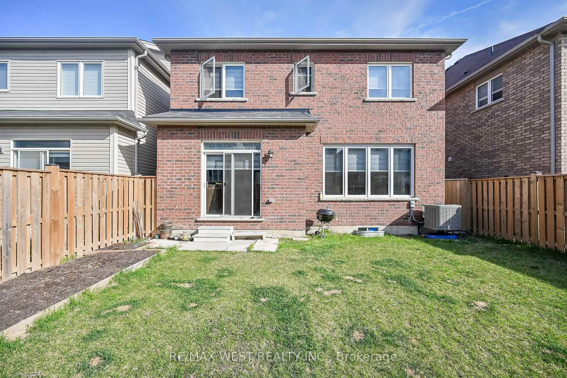 Photo 29 of 68 Cooke Avenue, Brantford — HOMEH