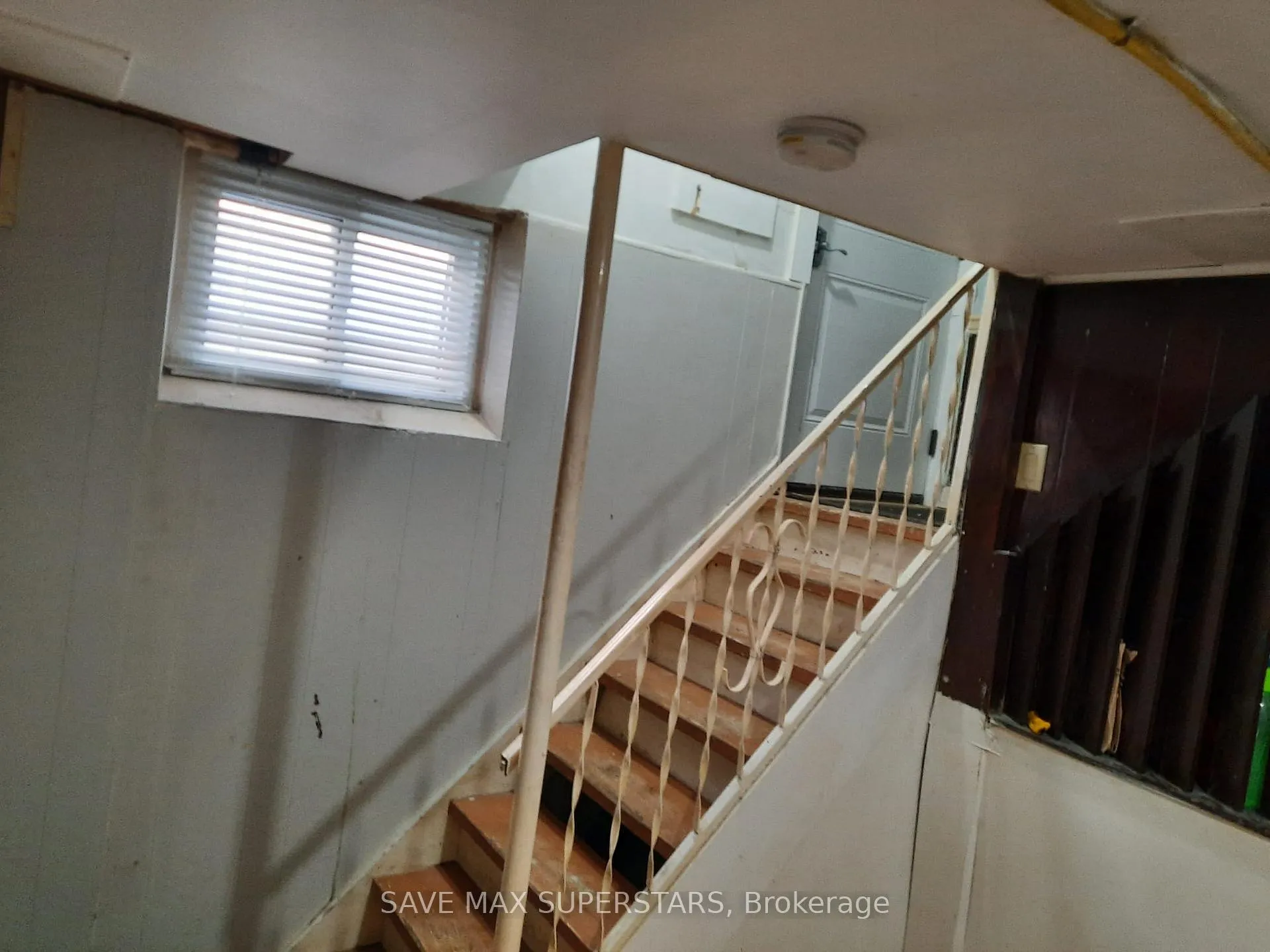 Photo 1 of Unit Lower, 155 Gunn Street, Barrie, Wellington — HOMEH