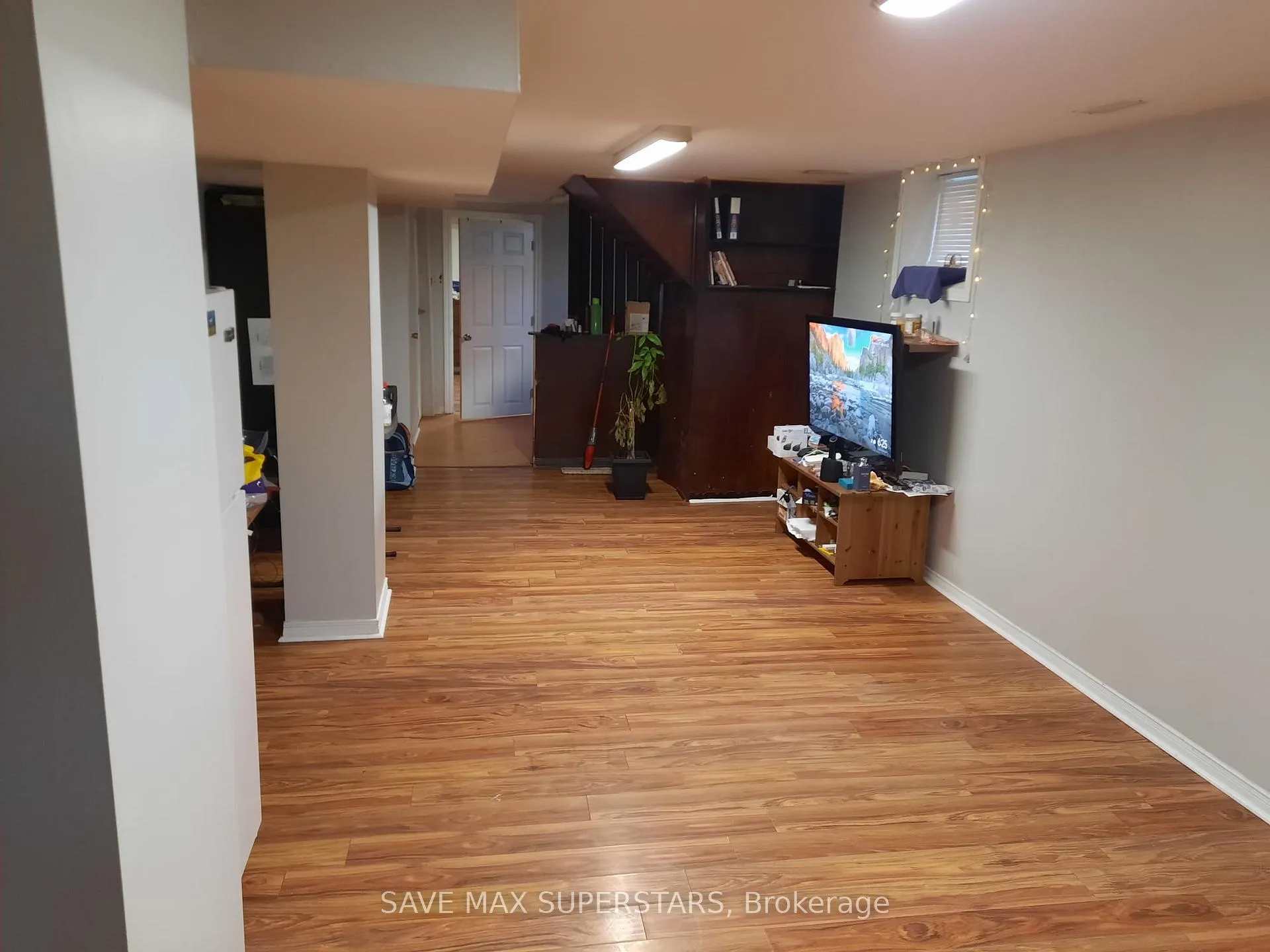 Photo 2 of Unit Lower, 155 Gunn Street, Barrie, Wellington — HOMEH