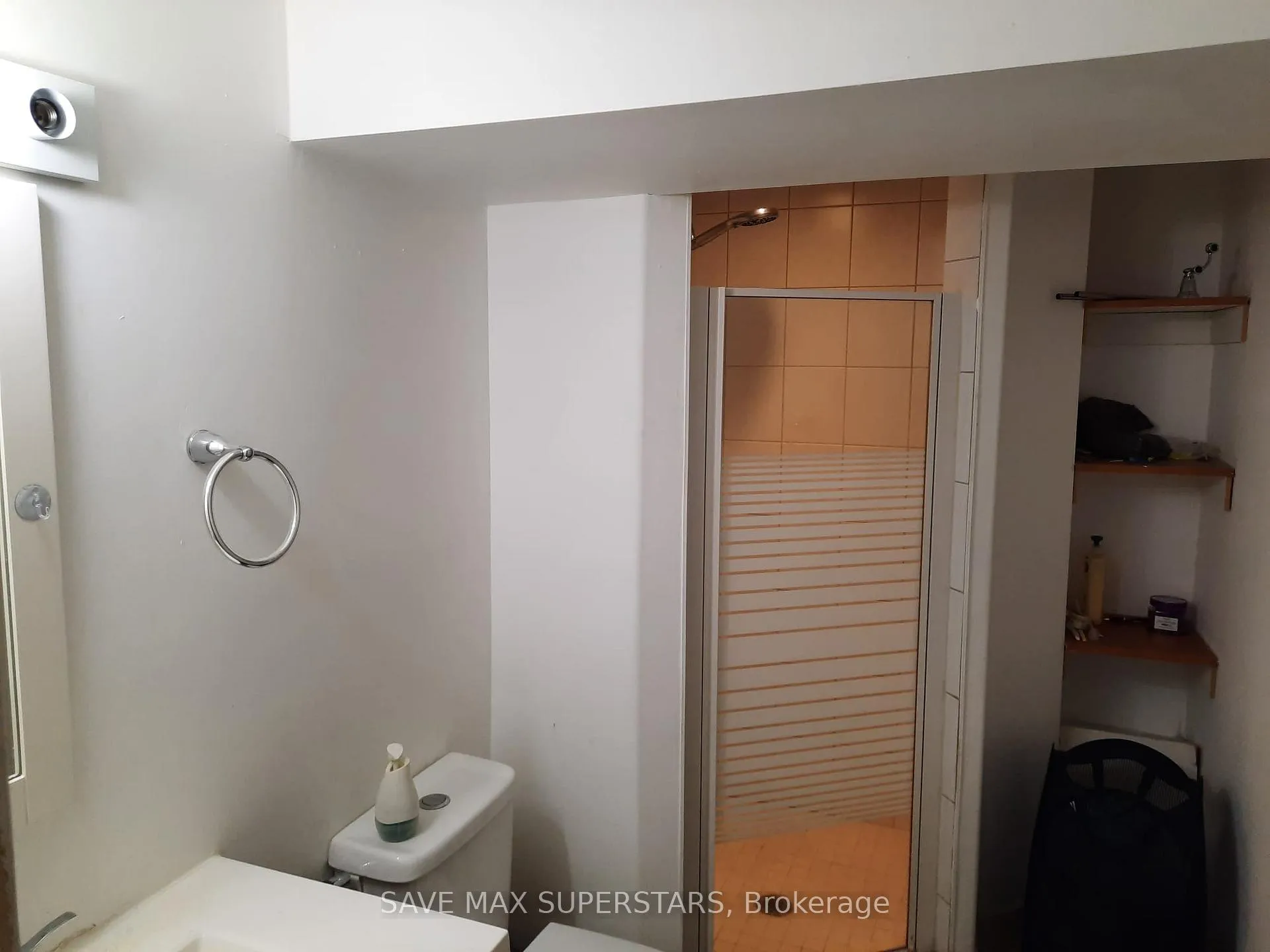 Photo 4 of Unit Lower, 155 Gunn Street, Barrie, Wellington — HOMEH