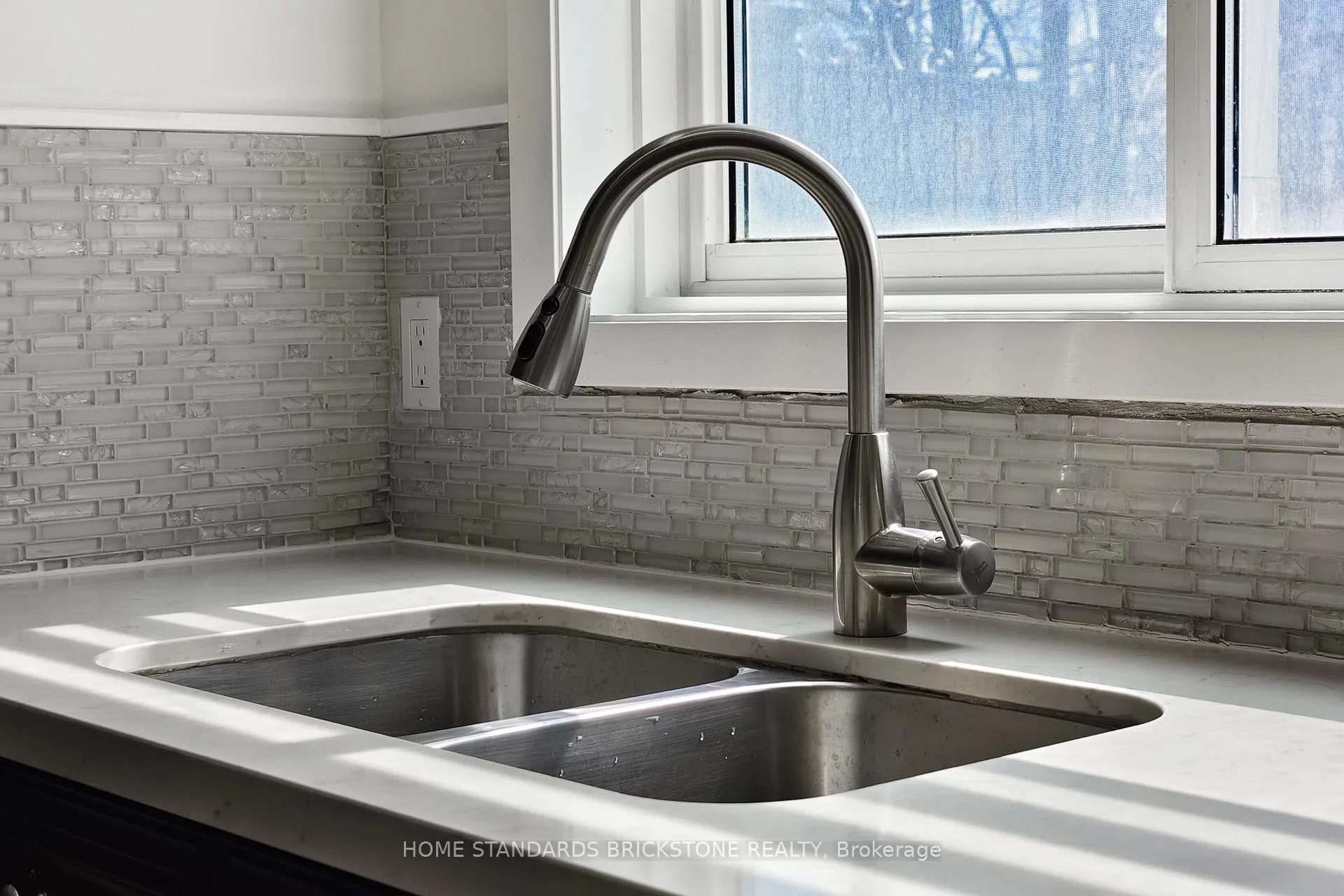Photo 16 of 21 Pretoria Avenue, Toronto, Playter Estates-Danforth — HOMEH