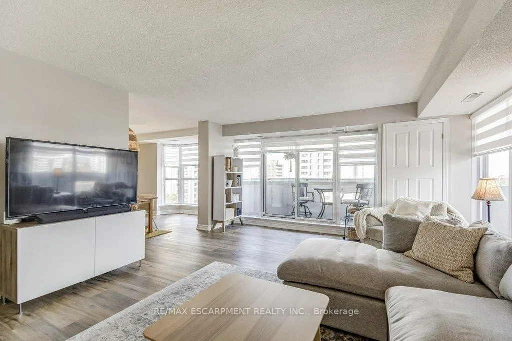 Photo 15 of Unit 9D, 67 Caroline Street S, Hamilton, Durand — HOMEH