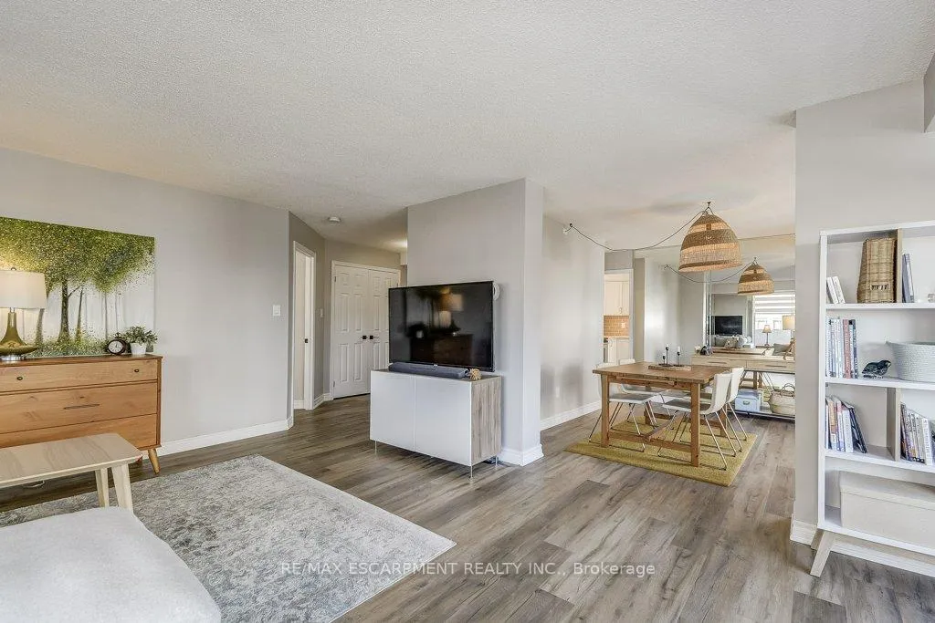 Photo 16 of Unit 9D, 67 Caroline Street S, Hamilton, Durand — HOMEH