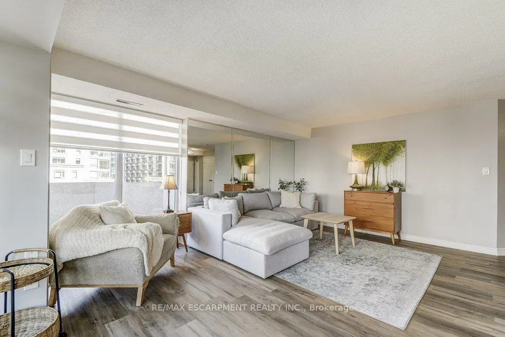 Photo 17 of Unit 9D, 67 Caroline Street S, Hamilton, Durand — HOMEH
