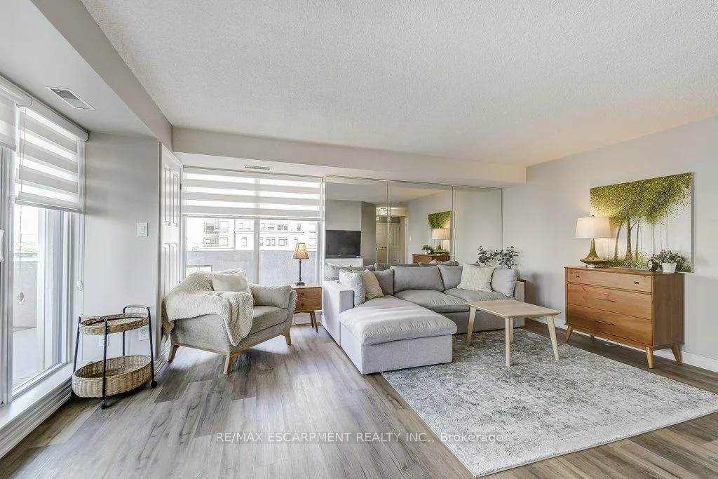 Photo 18 of Unit 9D, 67 Caroline Street S, Hamilton, Durand — HOMEH