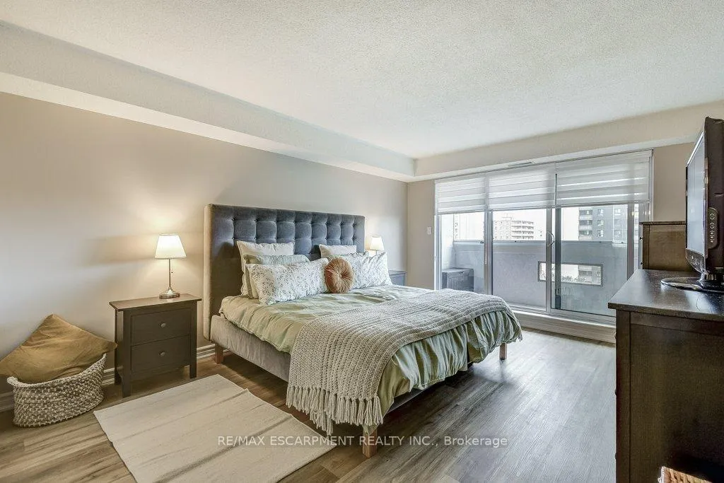 Photo 26 of Unit 9D, 67 Caroline Street S, Hamilton, Durand — HOMEH