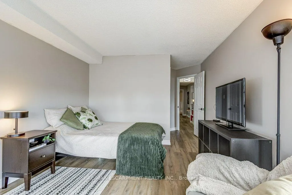 Photo 33 of Unit 9D, 67 Caroline Street S, Hamilton, Durand — HOMEH