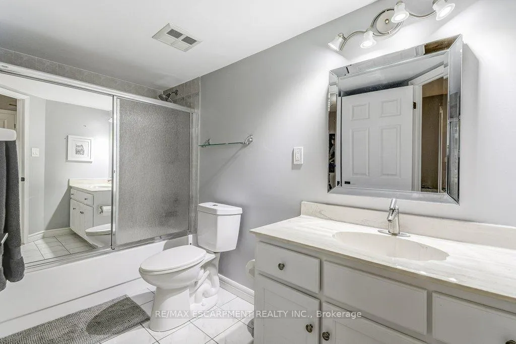 Photo 34 of Unit 9D, 67 Caroline Street S, Hamilton, Durand — HOMEH