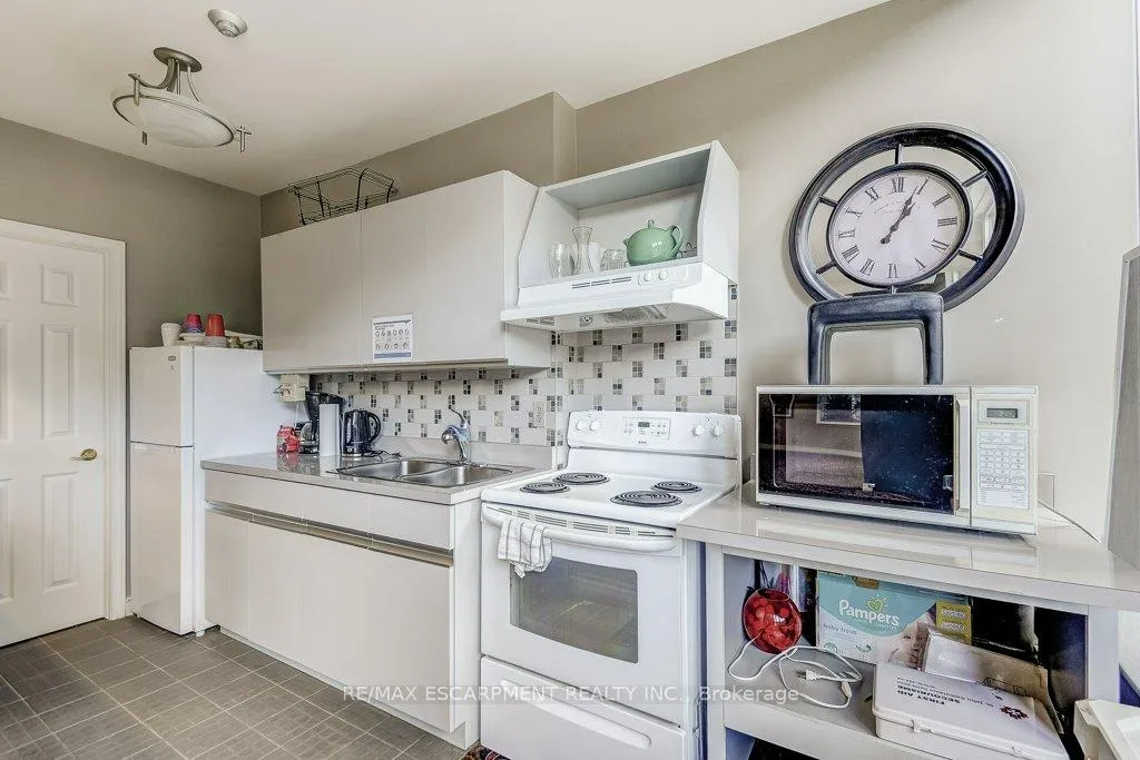 Photo 47 of Unit 9D, 67 Caroline Street S, Hamilton, Durand — HOMEH
