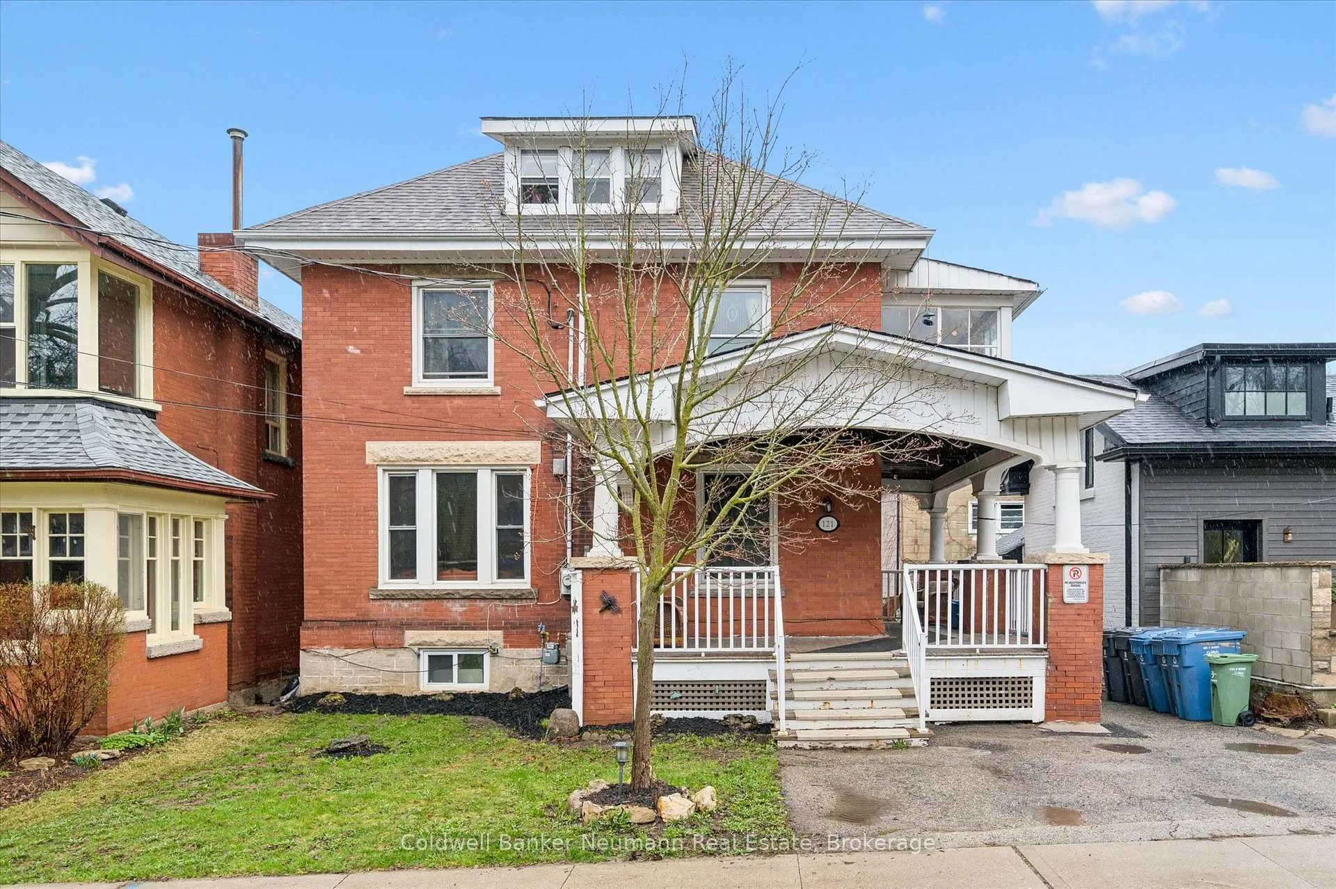 Front of 121 Dublin Street N
