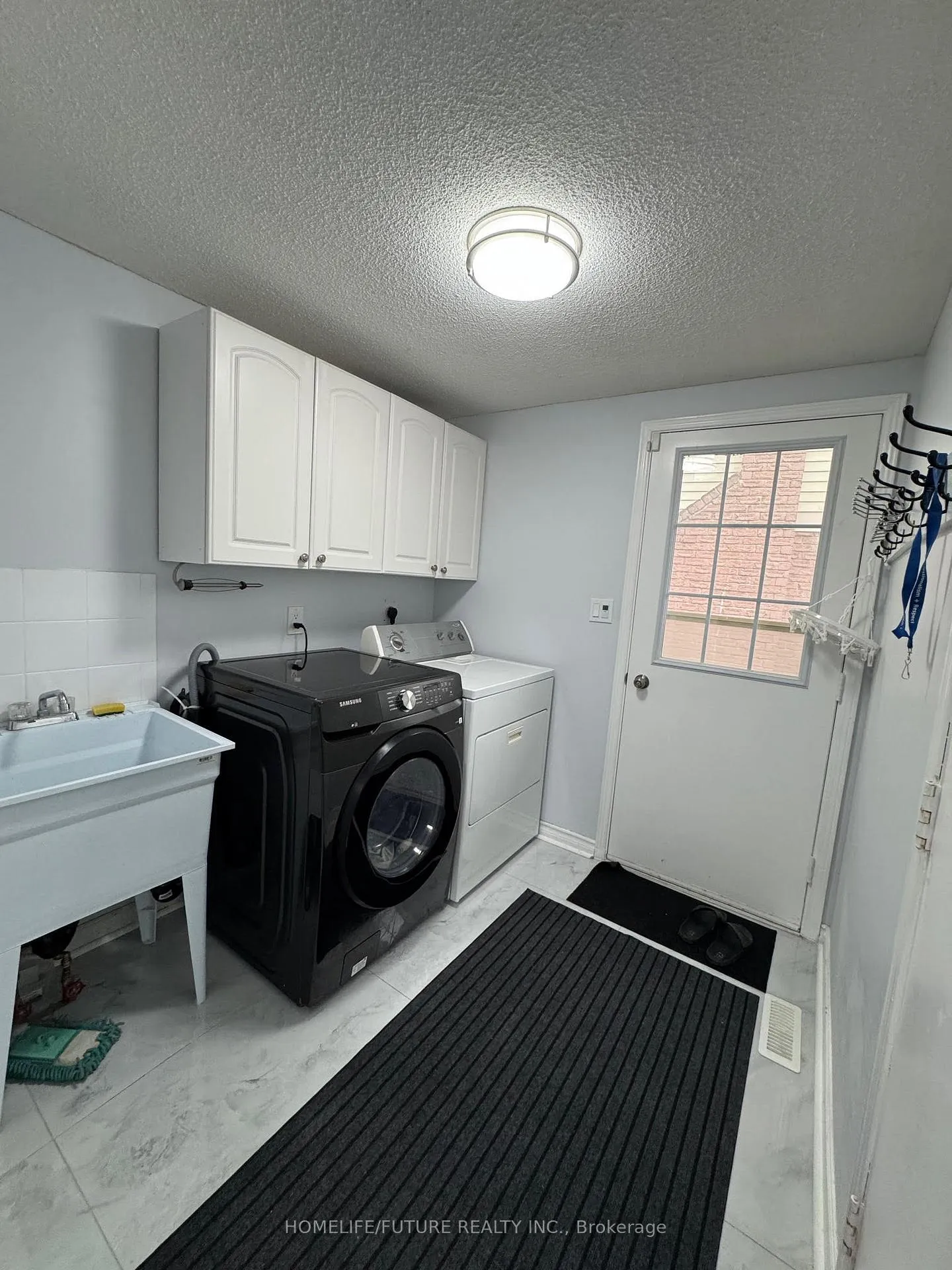 Photo 9 of 14 Lowder Place, Whitby, Blue Grass Meadows — HOMEH