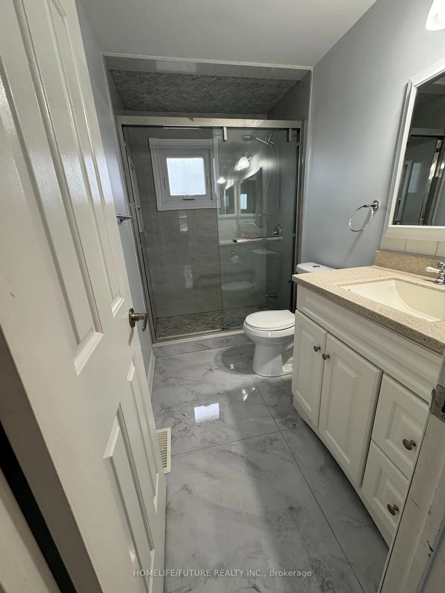 Photo 10 of 14 Lowder Place, Whitby, Blue Grass Meadows — HOMEH
