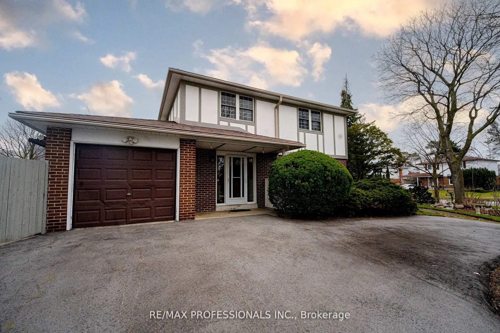 Front of 1 Bluefin Crescent