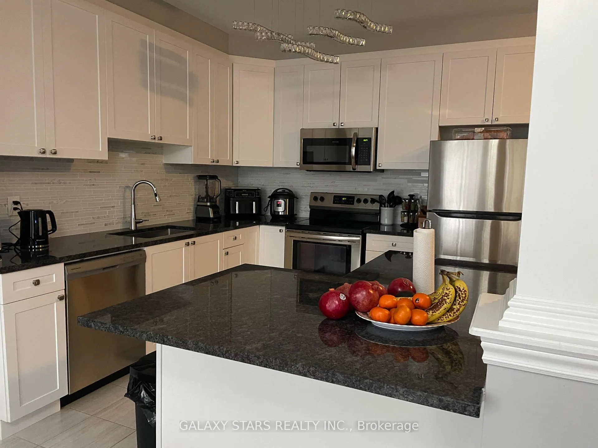 Photo 4 of 327 Aphelion Crescent, Ottawa, Barrhaven - Half Moon Bay — HOMEH